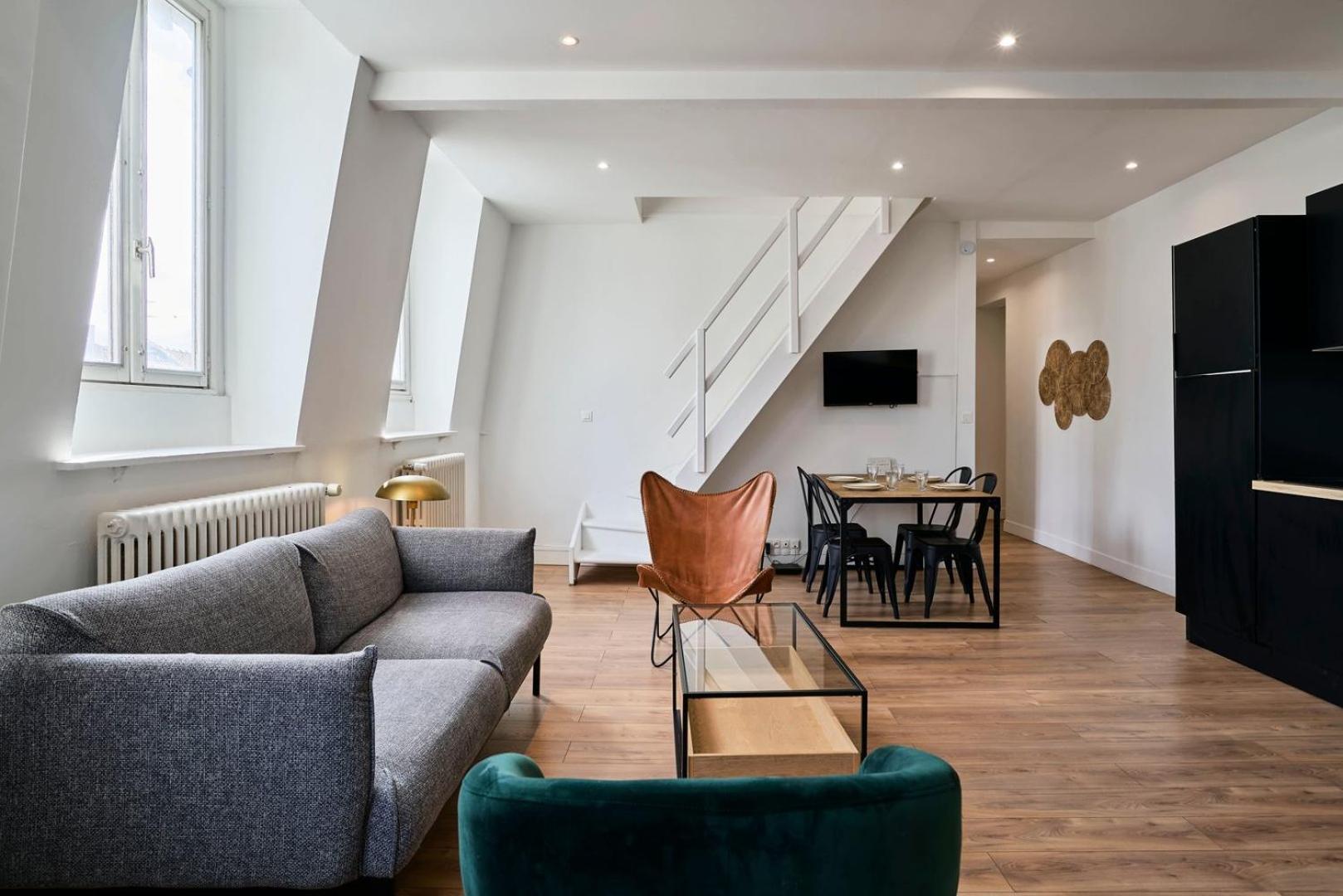 Duplex 2 Bedrooms 2 Bath Apartment