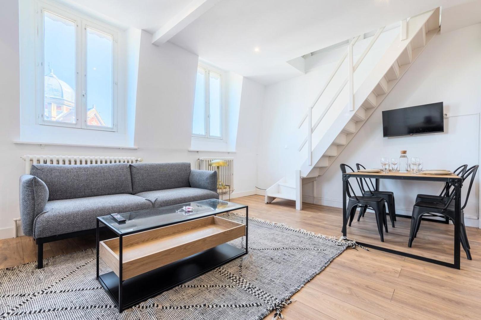Duplex 2 Bedrooms 2 Bath * Lille