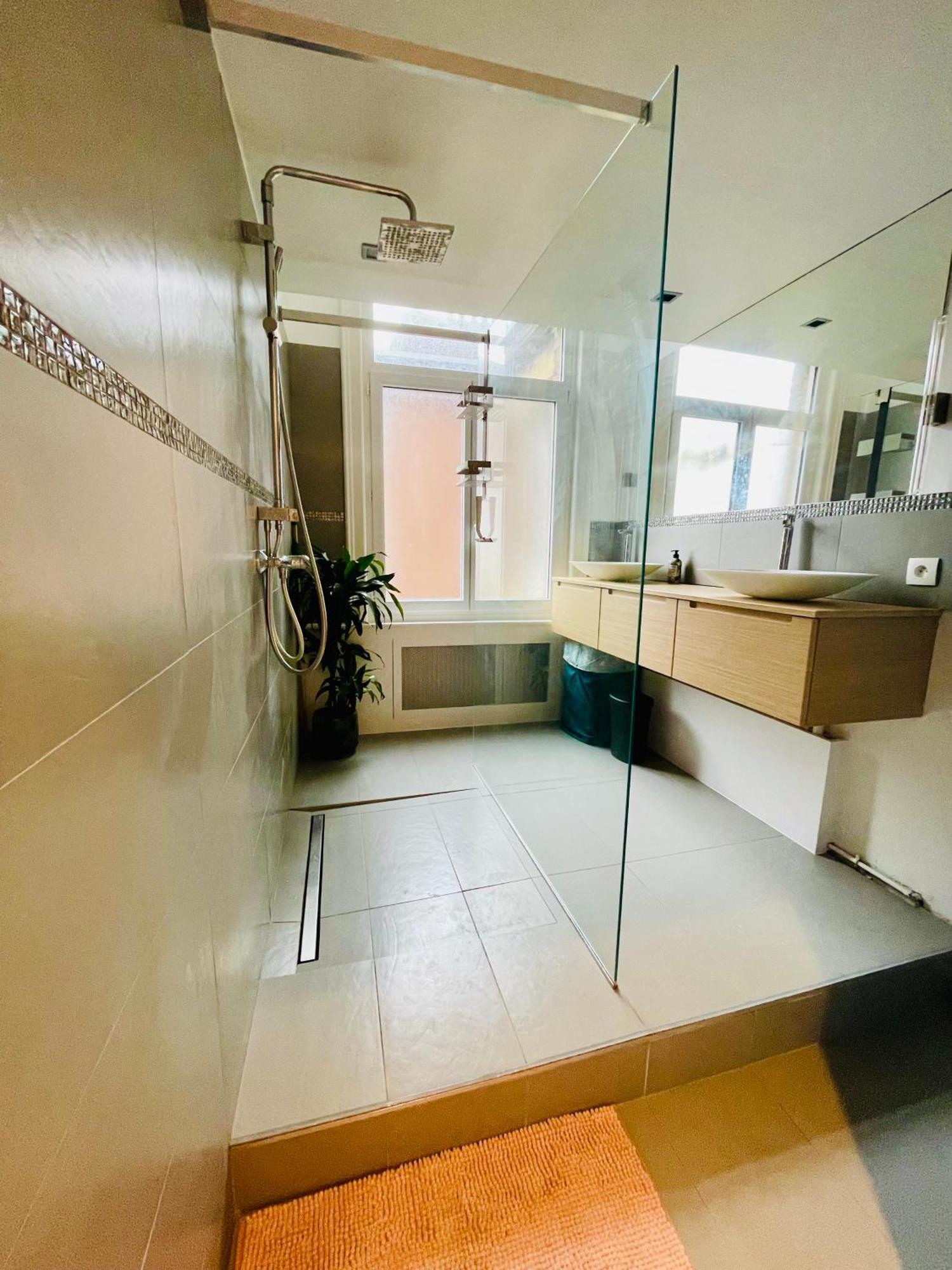 Appartement Le 52 - De Gamme Plein Centre - Parking