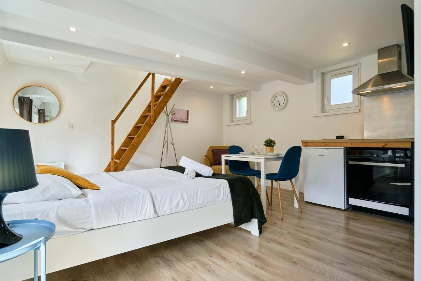 Hypercentre Gares - Small * Lille