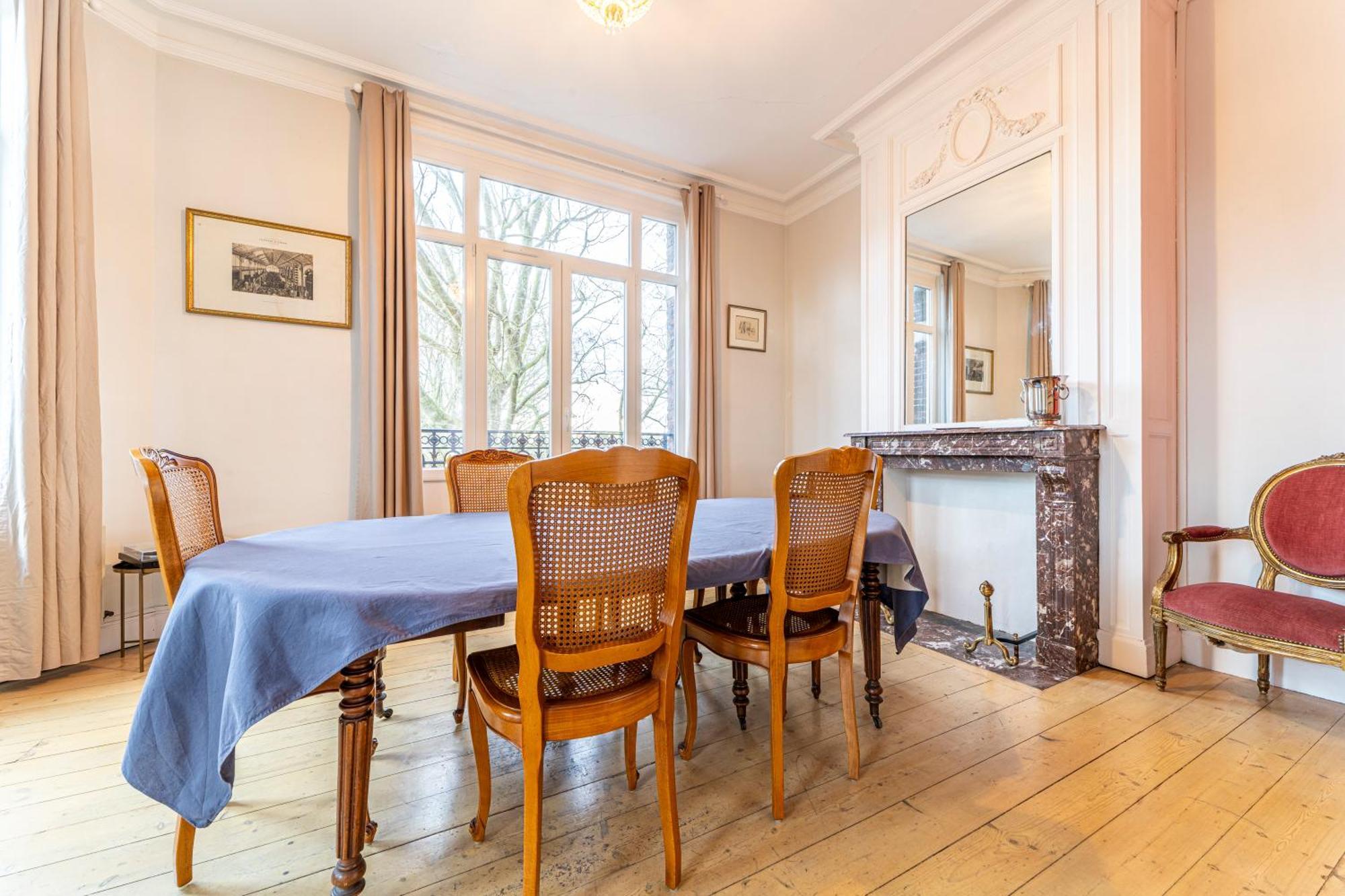 Haussmannien - - 100m2 Apartment *