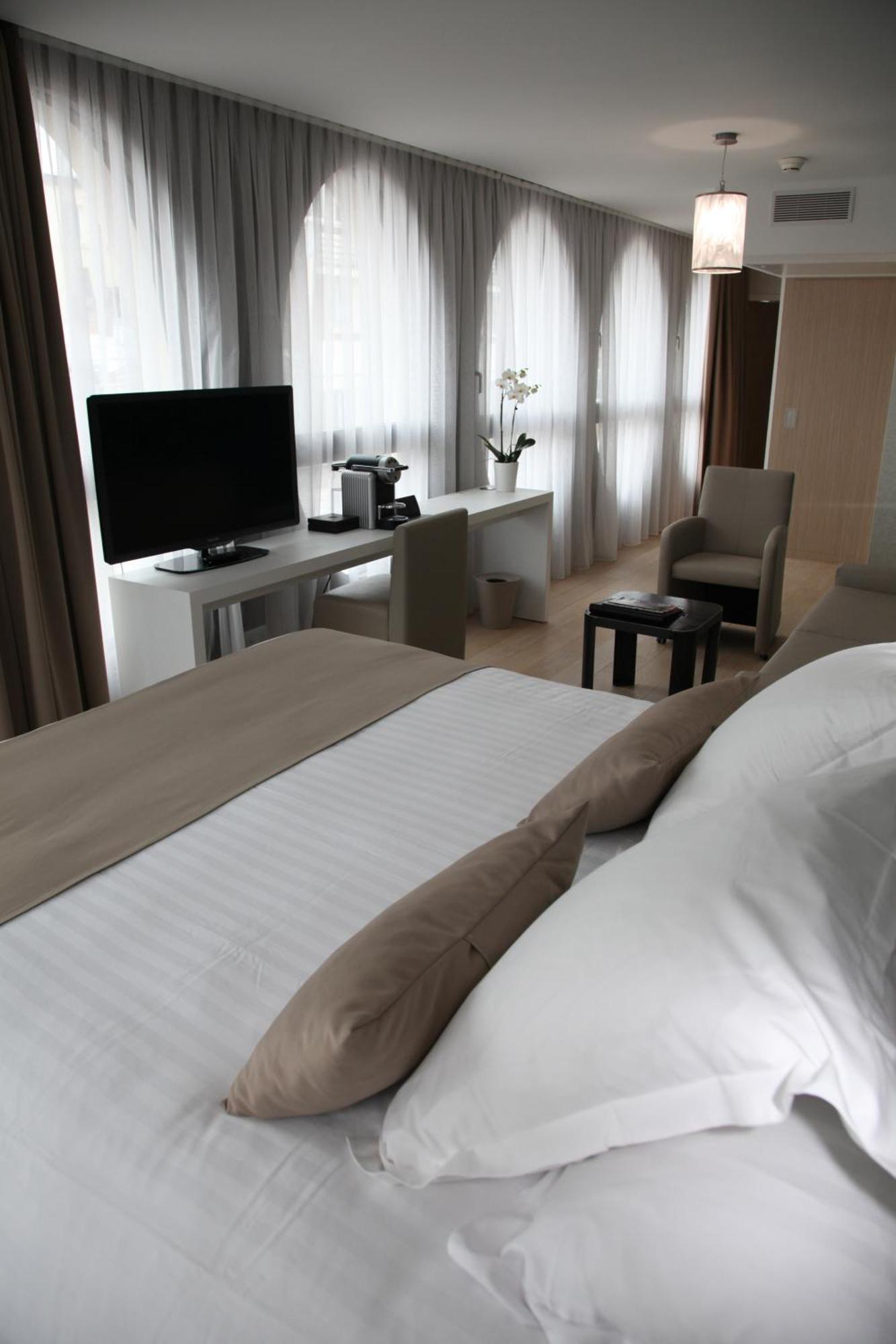 Hotel Western Premier Why