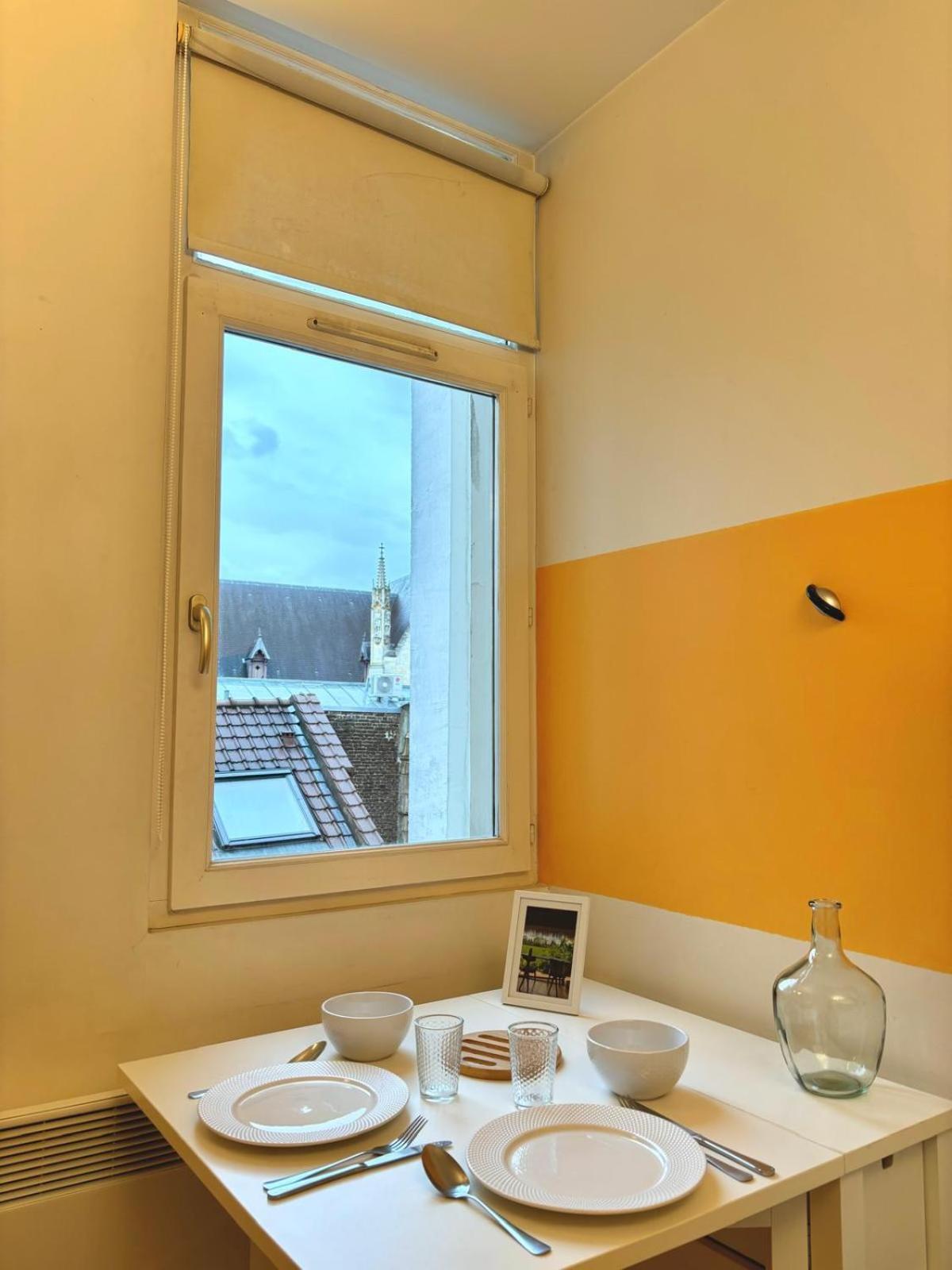 Cosy Sur La Prestigieuse Rue Faidherbe, A Deux Pas De La Gare Flandre Lille