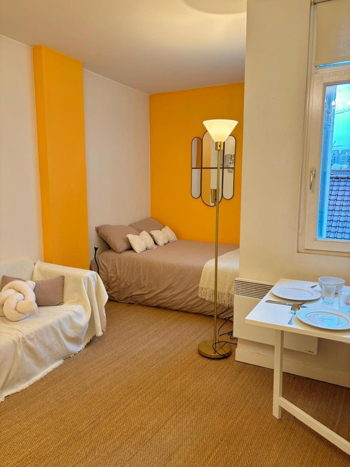 Cosy Sur La Prestigieuse Rue Faidherbe, A Deux Pas De La Gare Flandre