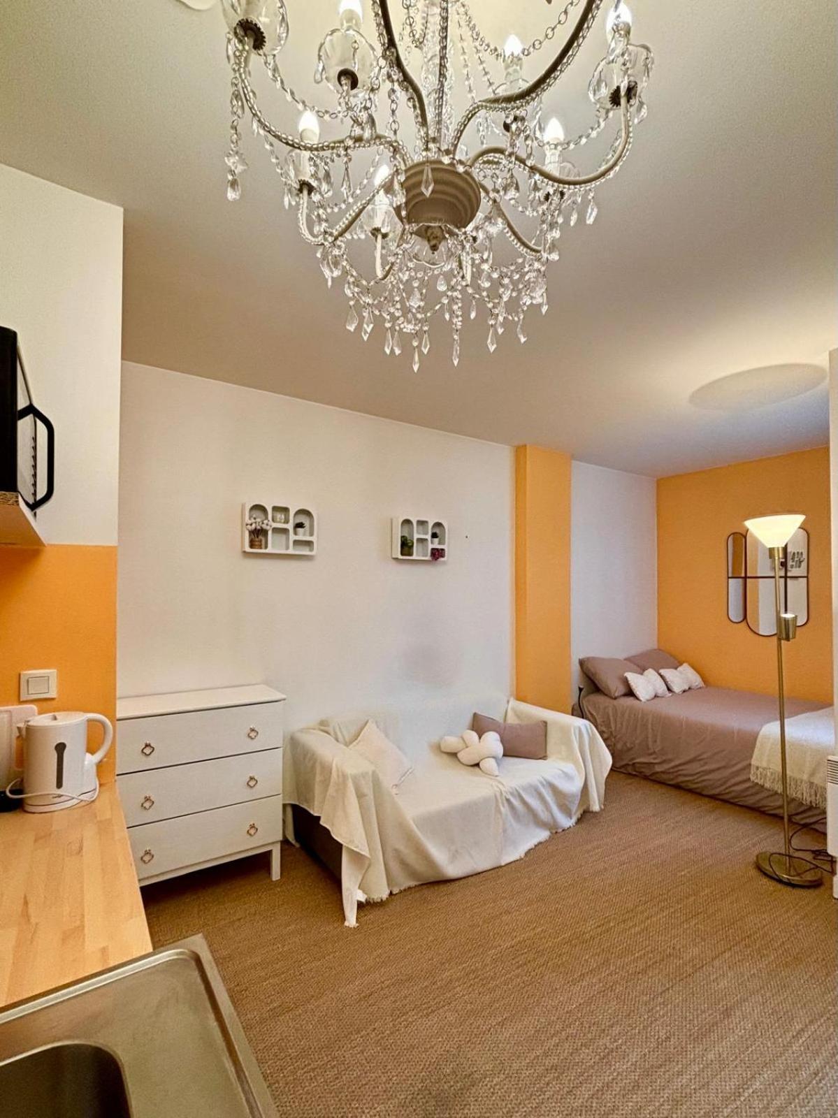 Cosy Sur La Prestigieuse Rue Faidherbe, A Deux Pas De La Gare Flandre Apartment *