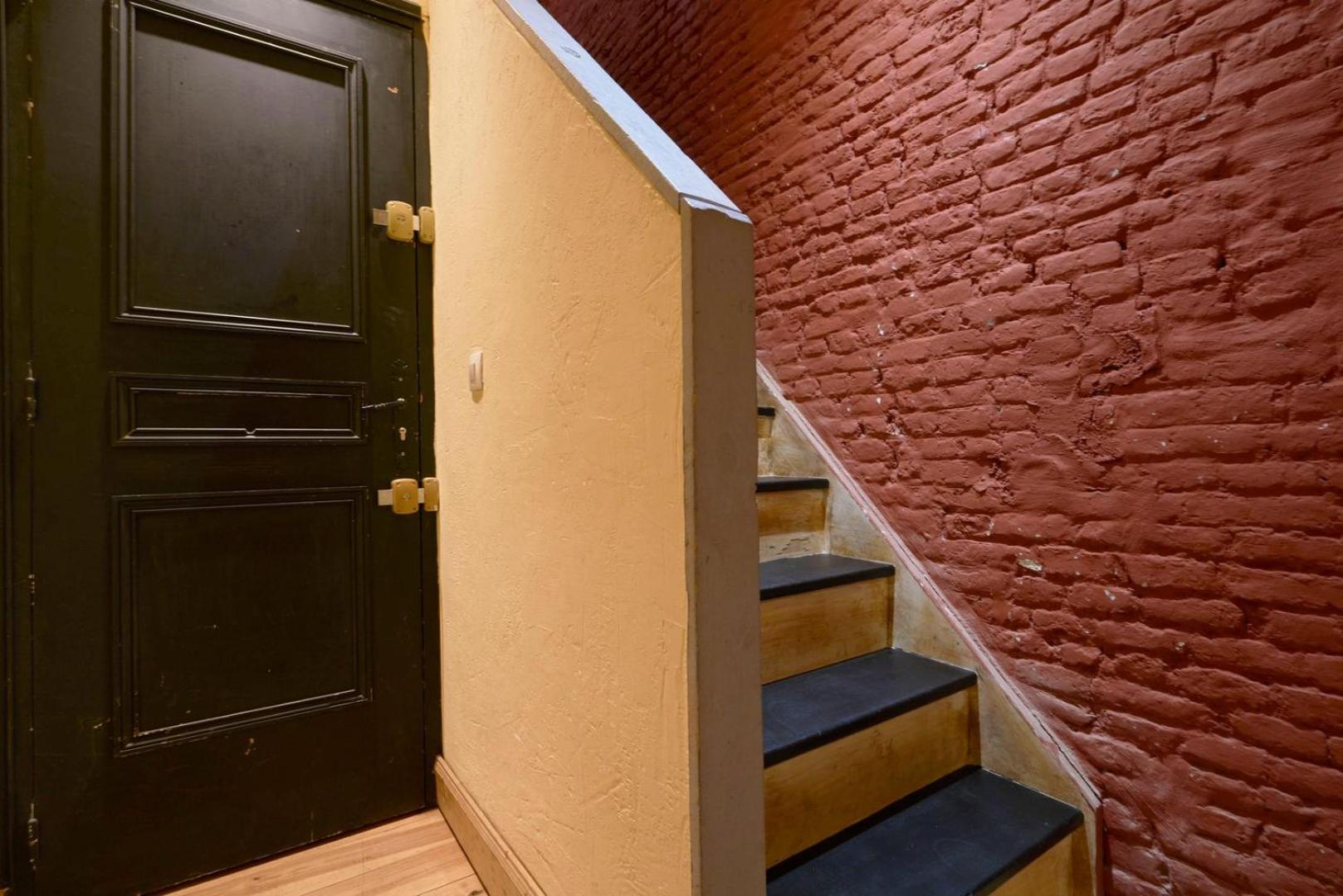 Old With Terrace Apartment *