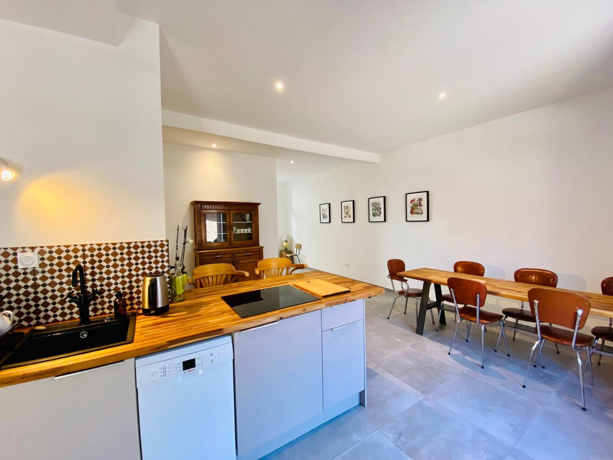 Apartment Oasis Urbaine - Spacieux Et Calme Avec Patio