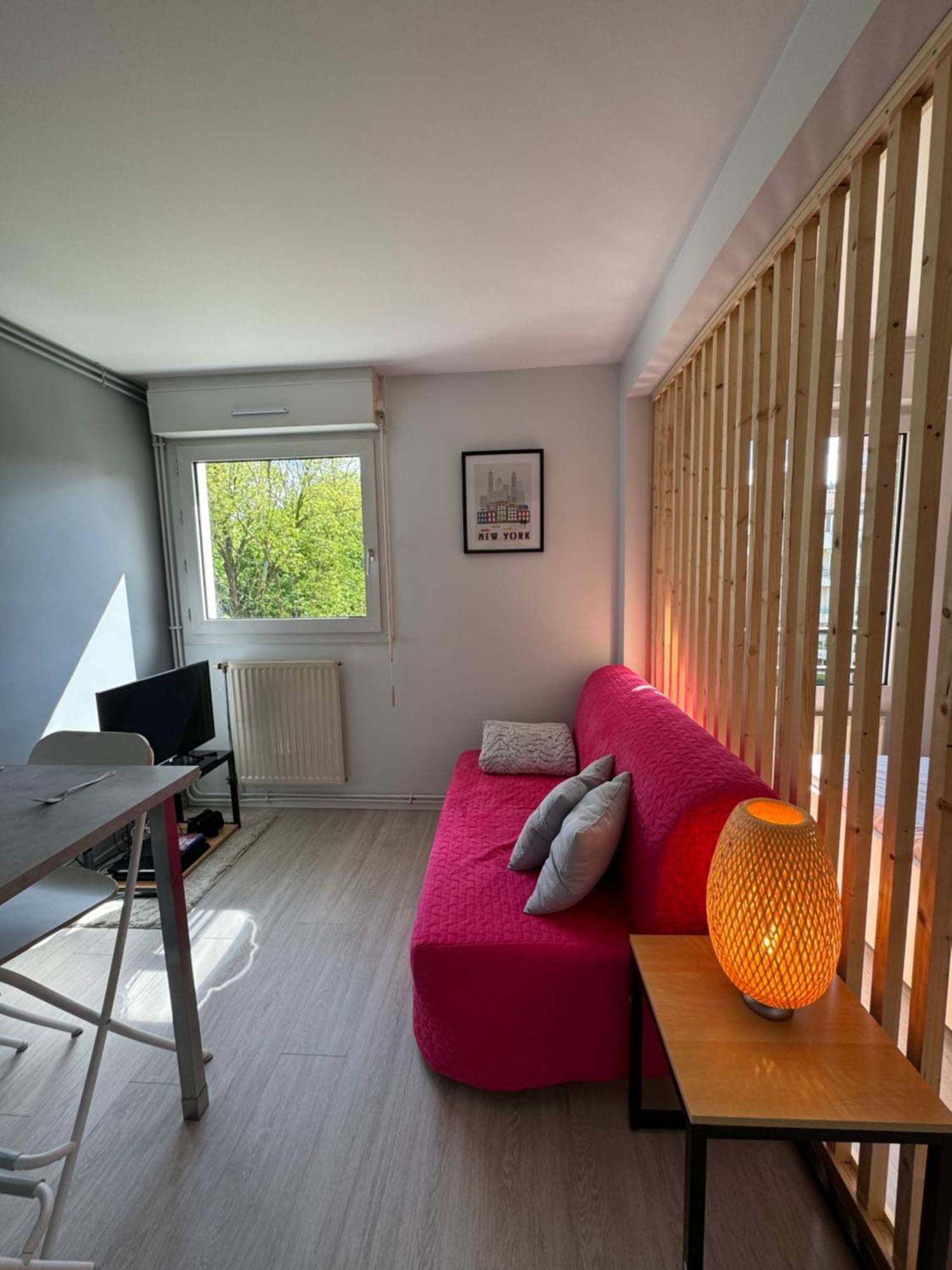 Vauban T1 Calme Avec Parking Privatif Apartment