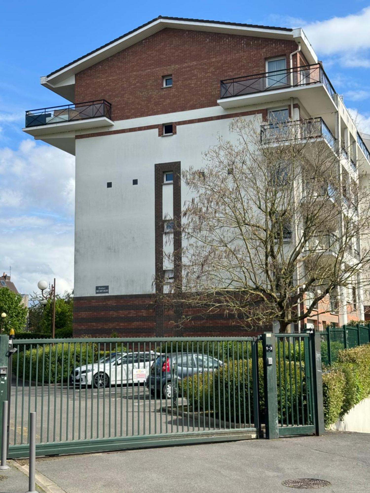 Apartment Vauban T1 Calme Avec Parking Privatif *
