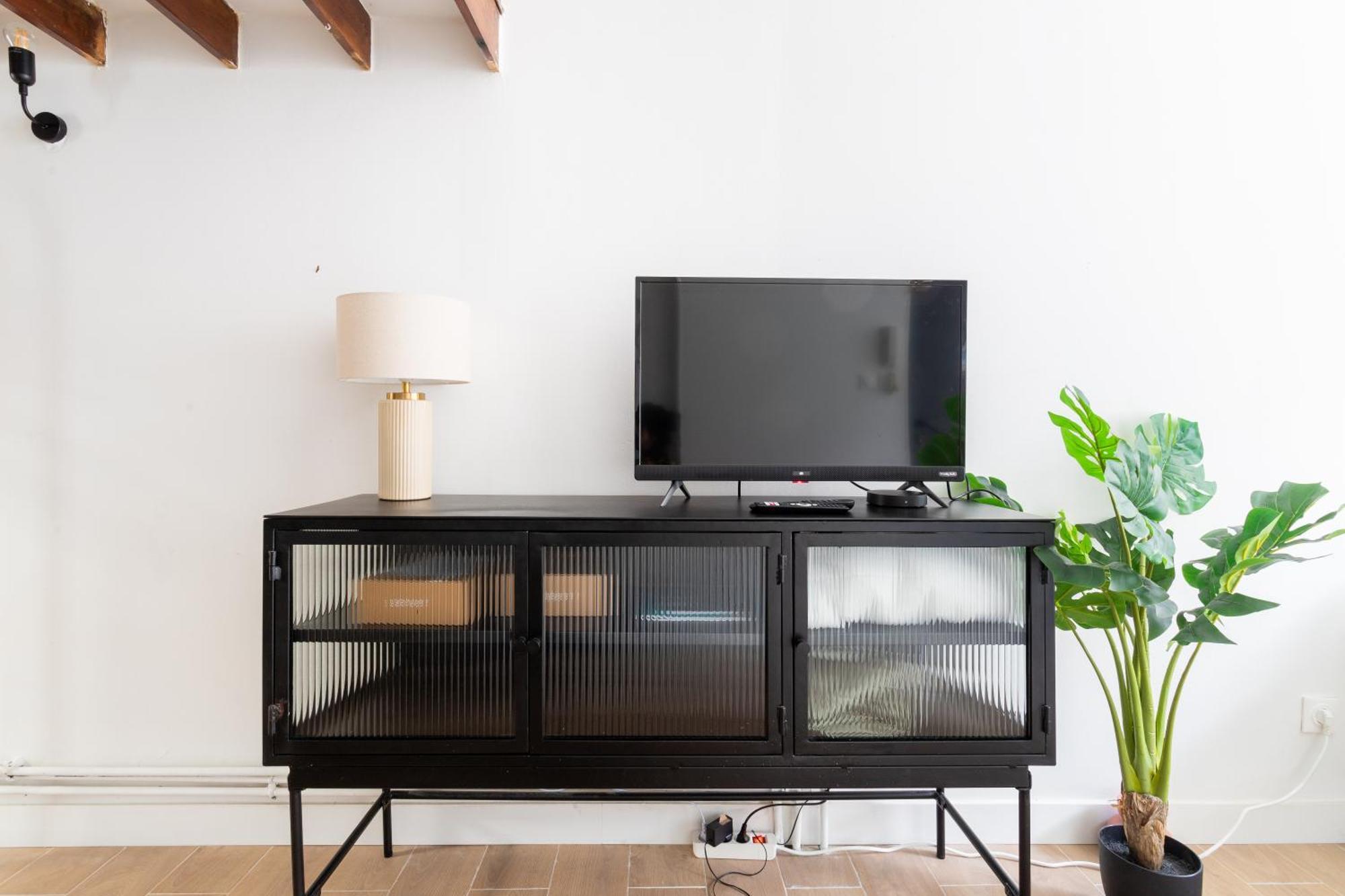 Appartement Bel Avec Exterieur Proche Du Metro -