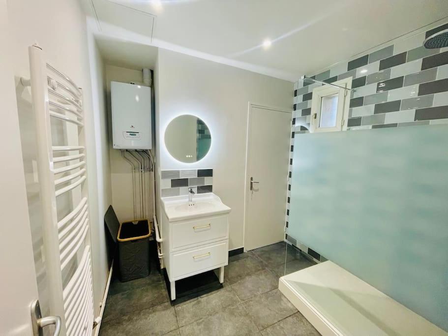 Charming Flat Ideal Location, 2 Bedroom 5 Pers Max Lille