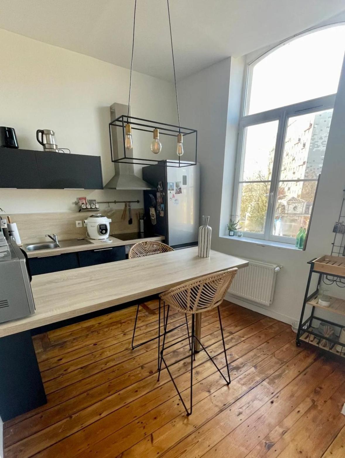 Apartment Centre *