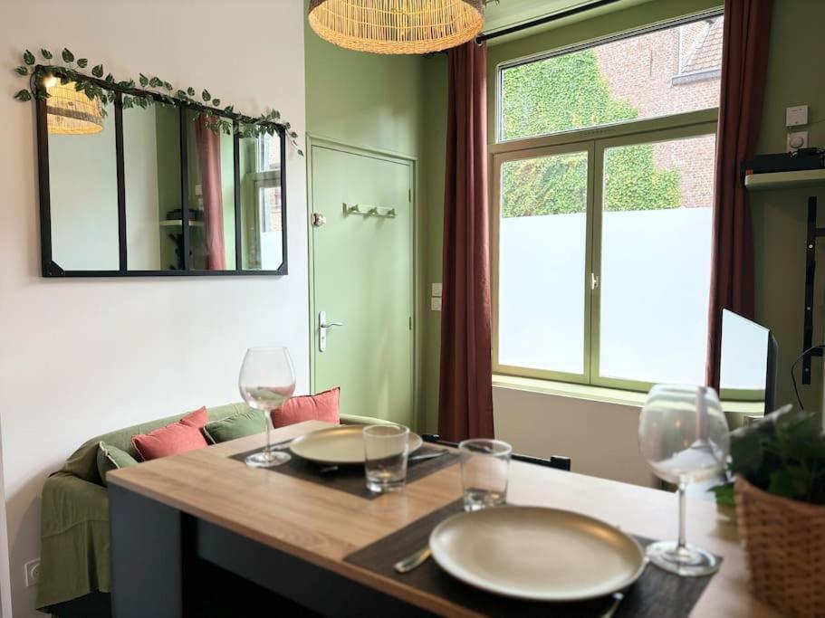 Apartment Vieux-lille - Deux Pieces De Charme