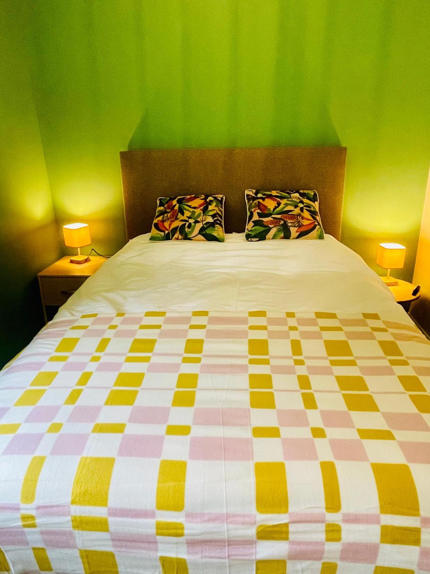 Apartment Charming Flat Ideal Location, 2 Bedroom 5 Pers Max *