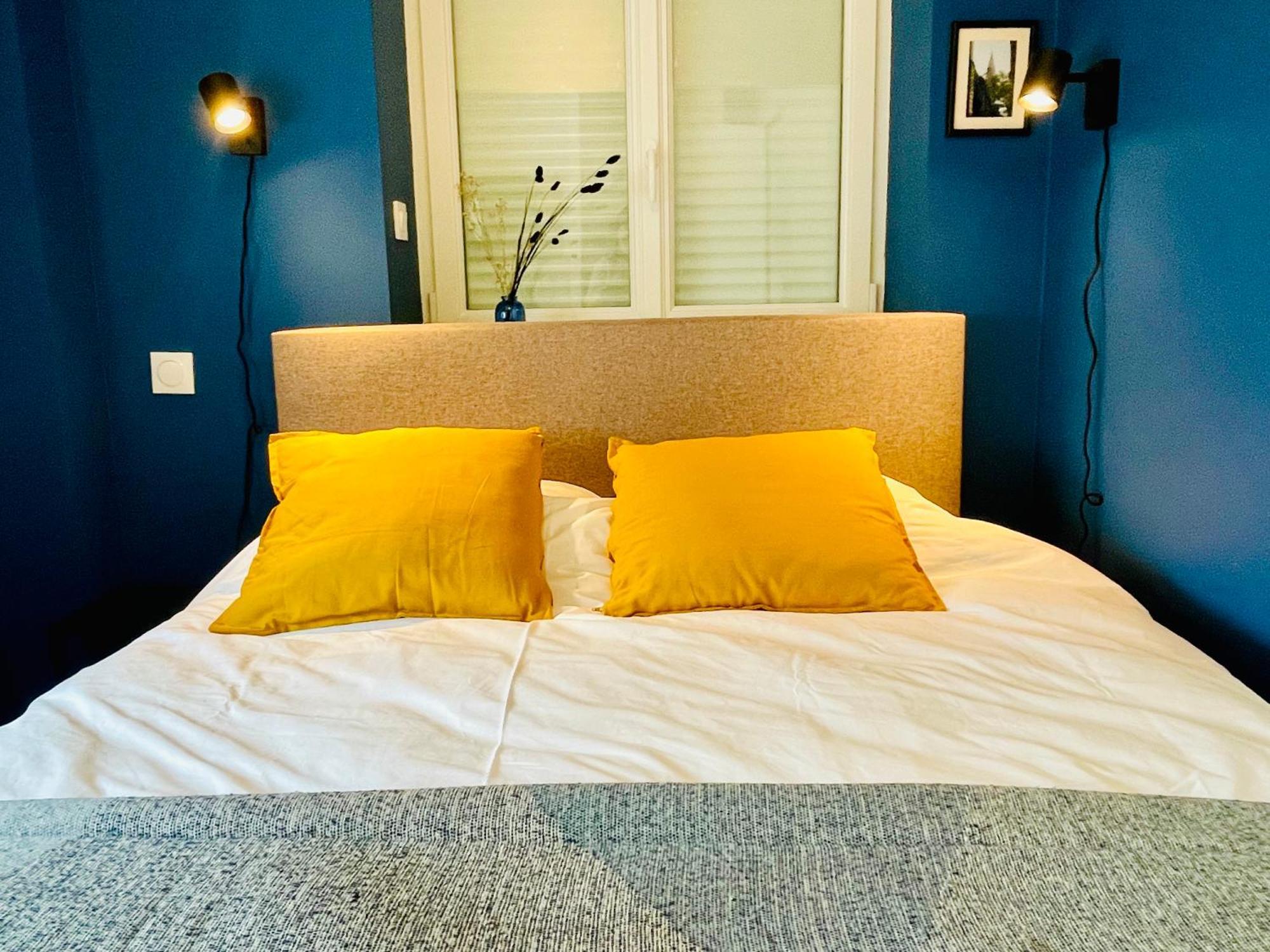 Charming Flat Ideal Location, 2 Bedroom 5 Pers Max Apartment *