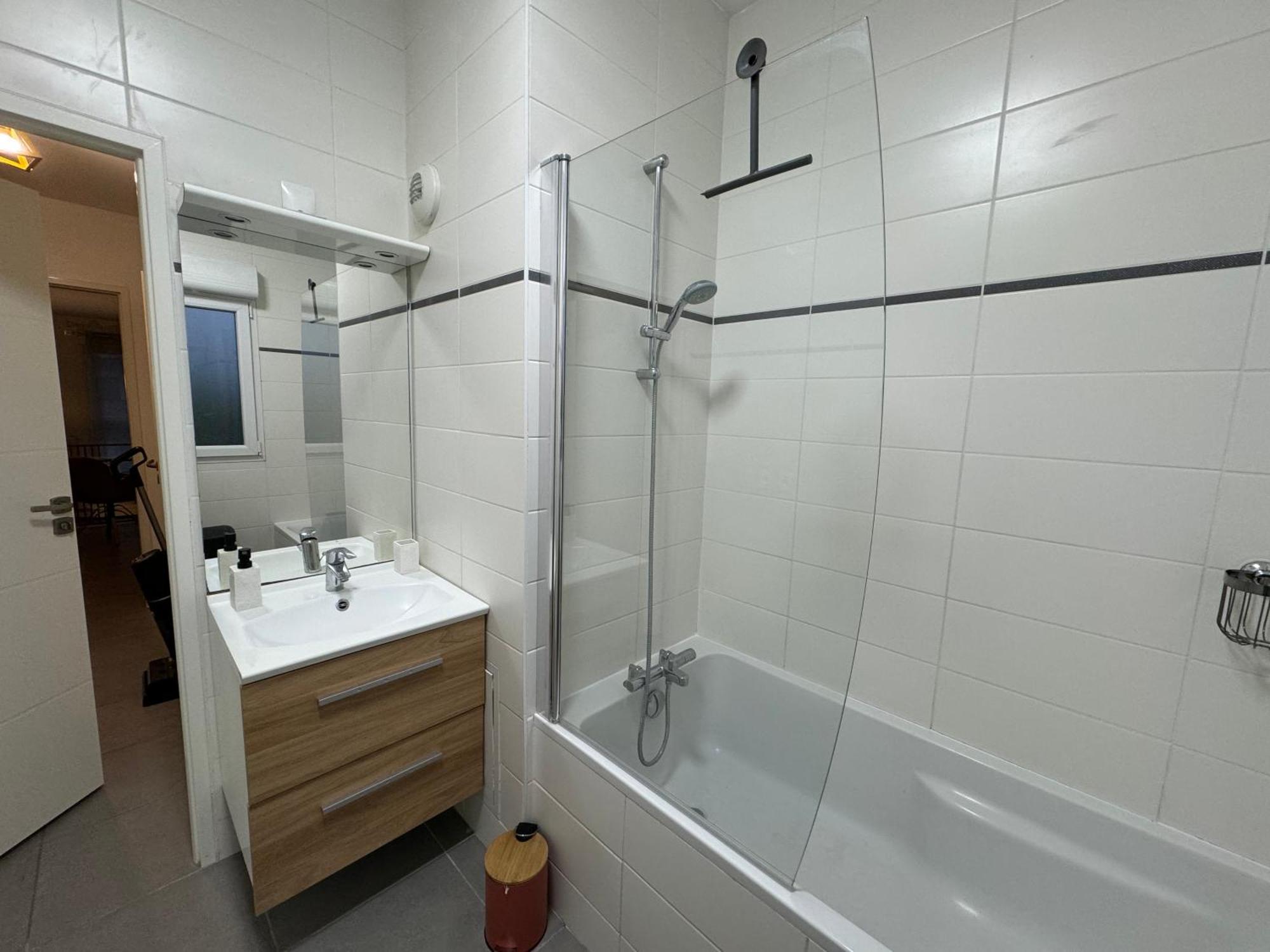 Romarin-gares Apartment