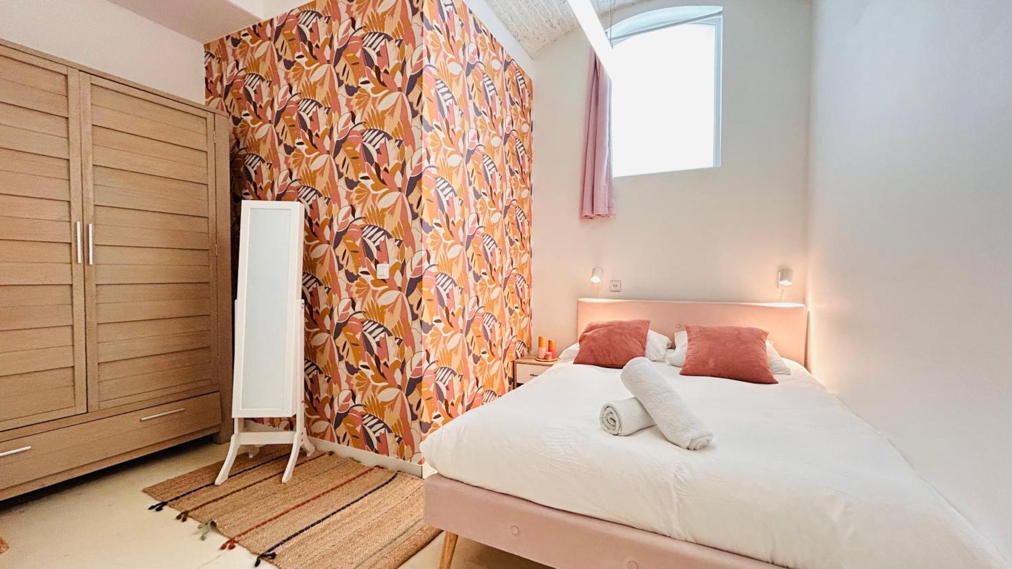Spacieux Et Calme, 3 Chambres, Ideal Familles & Pros, Vieux Apartment