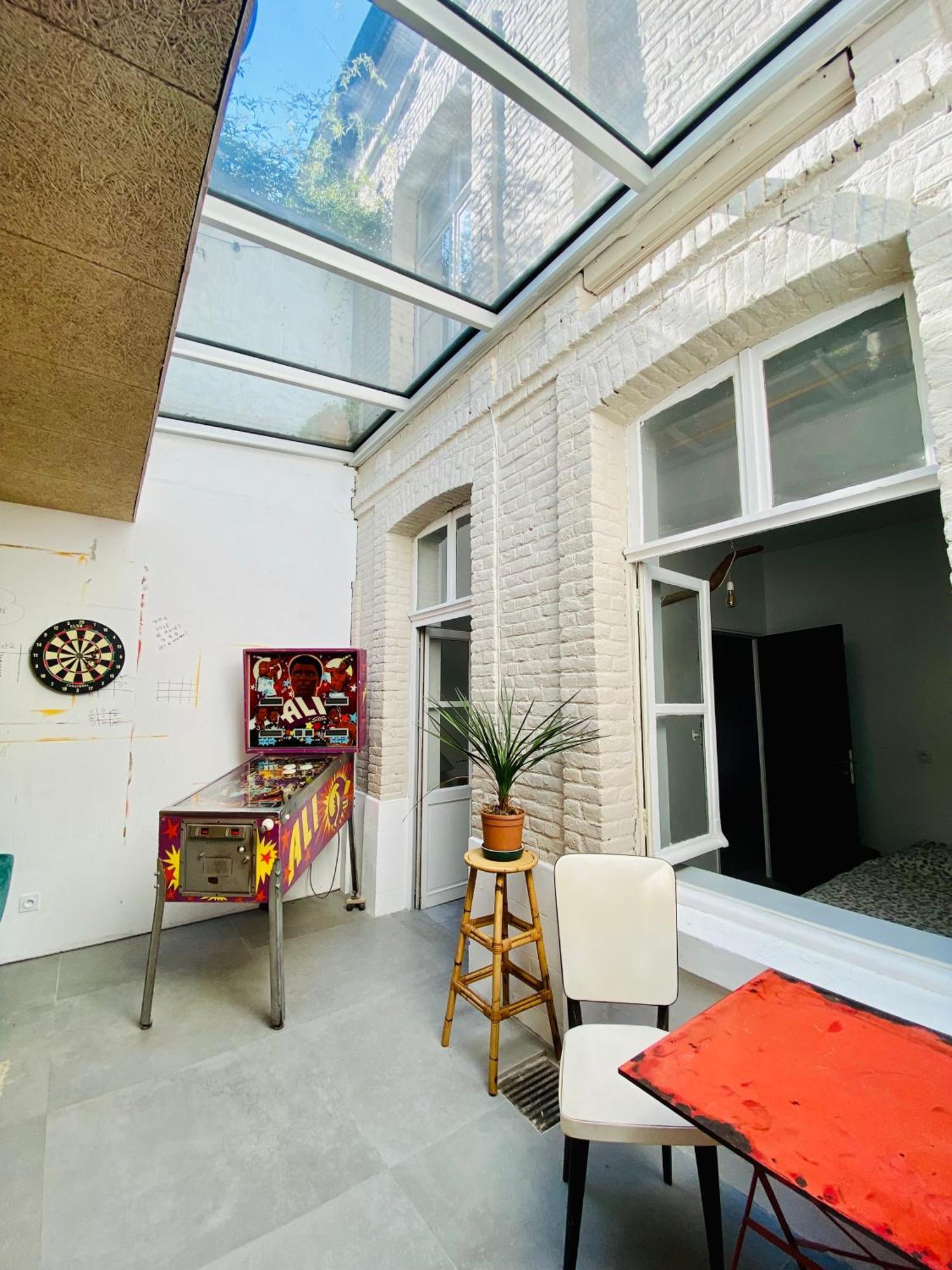 Oasis Urbaine - Spacieux Et Calme Avec Patio