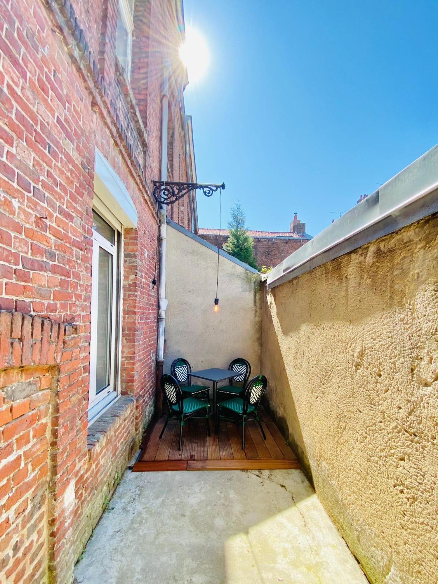 Apartment Oasis Urbaine - Spacieux Et Calme Avec Patio *