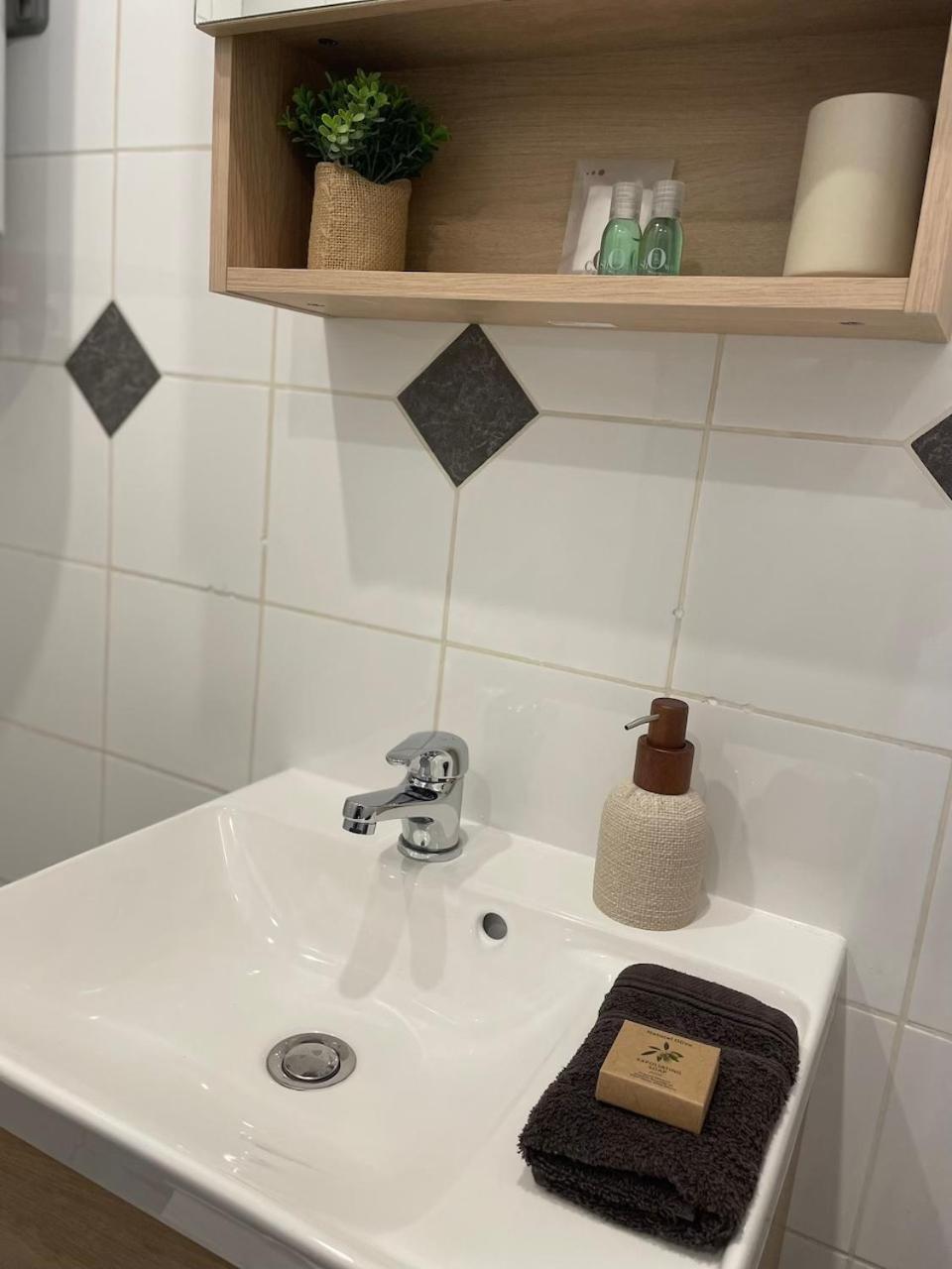Appartement -la Madeleine- Proche Gares De Lille