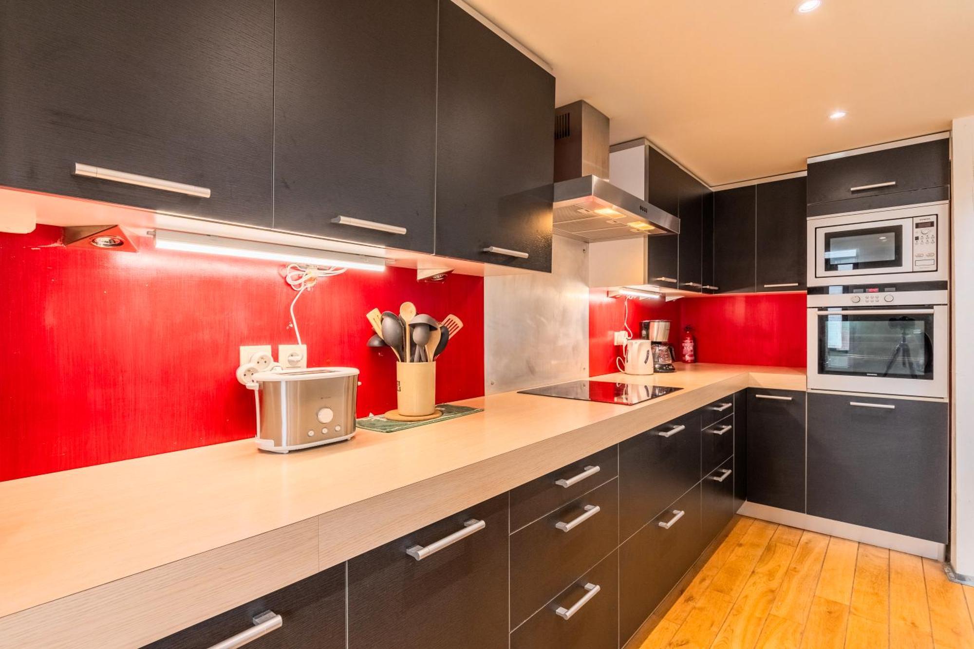 Modern Loft 2-8 People,
