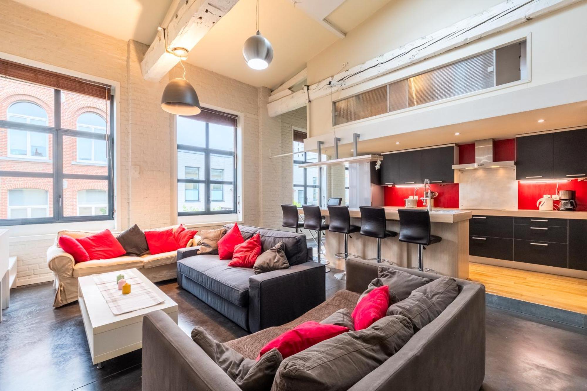 Apartment Modern Loft 2-8 People,