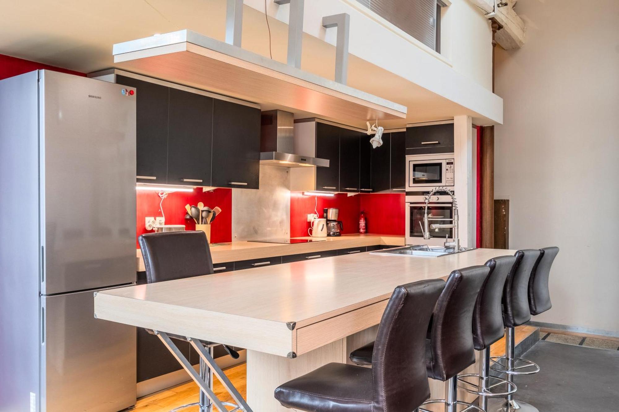 Apartment Modern Loft 2-8 People,