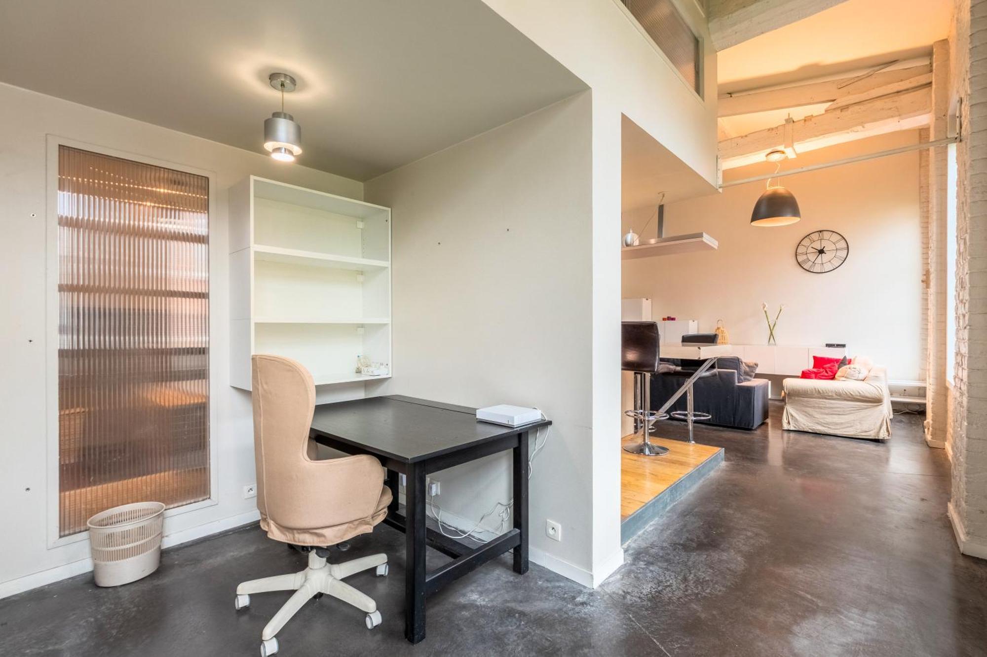 Modern Loft 2-8 People, *