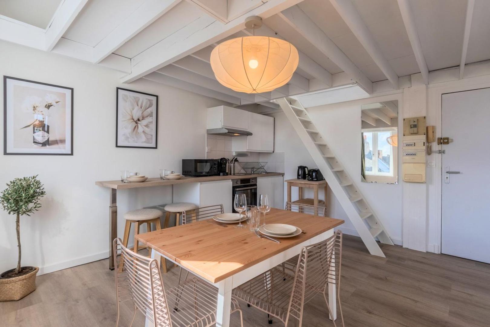 Functional & Equipped Duplex Studio, Old * Lille
