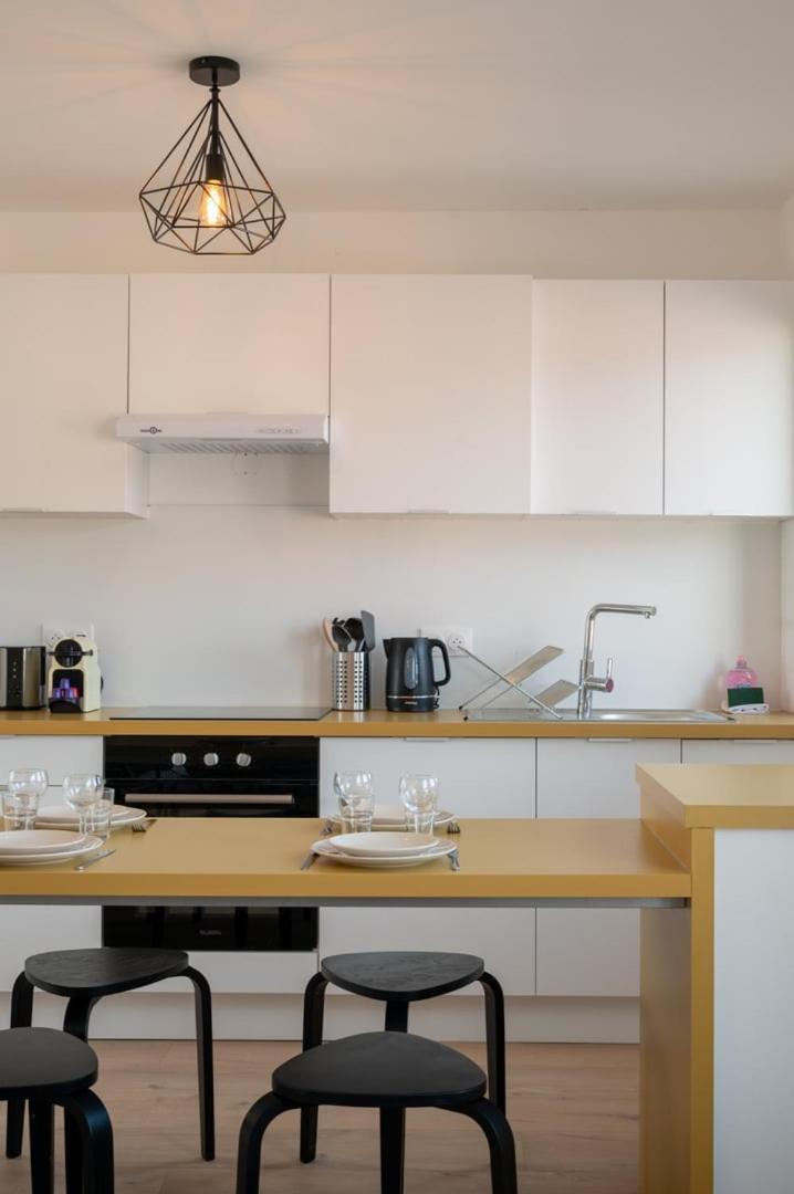 Apartment 3 Bedroom Near Chu And Center