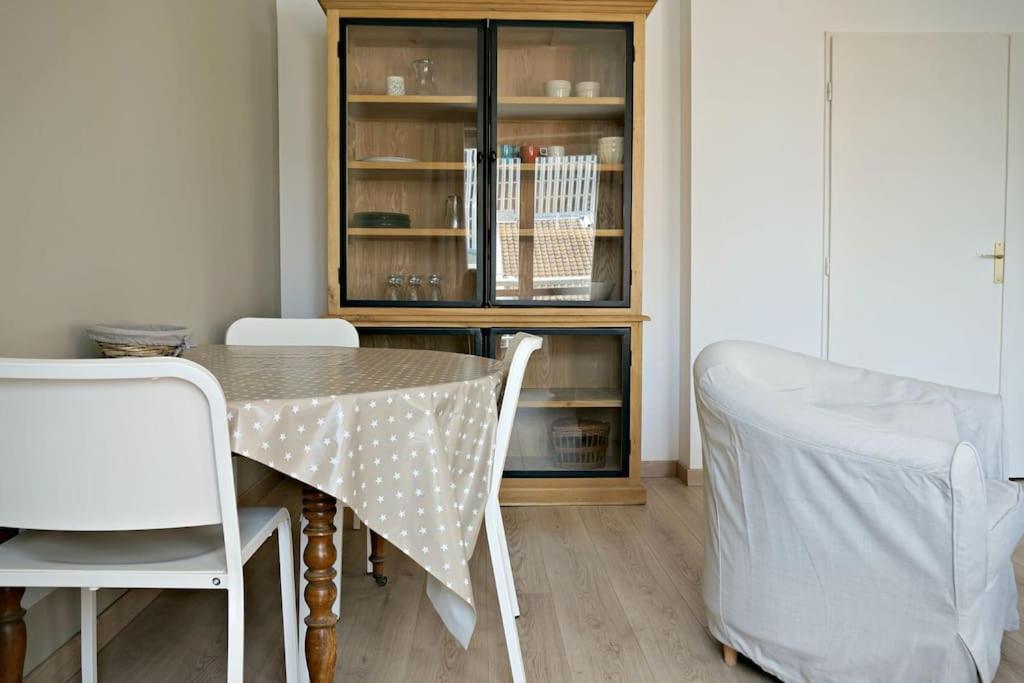 Apartment Vieux Avec Parking Et Balcon - Constantine