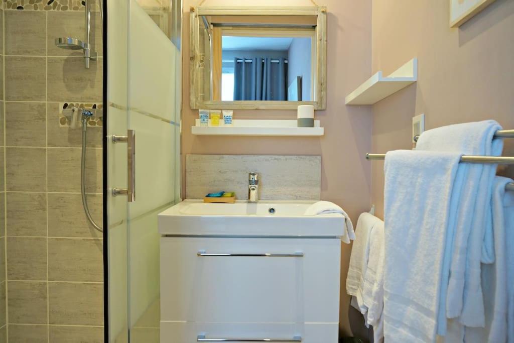 Vieux Avec Parking Et Balcon - Constantine Apartment Lille