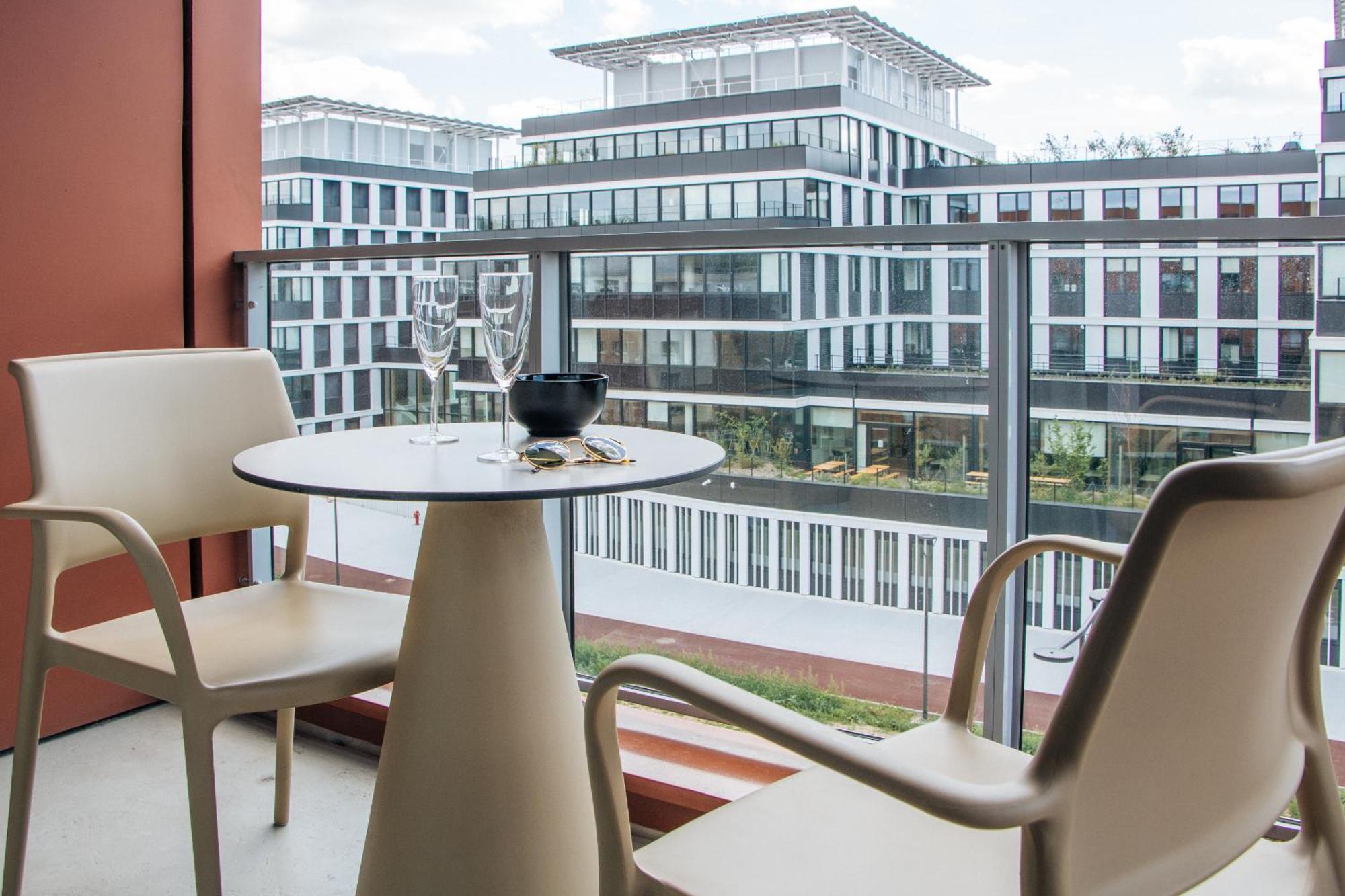 Twenty Business Flats - Bayard