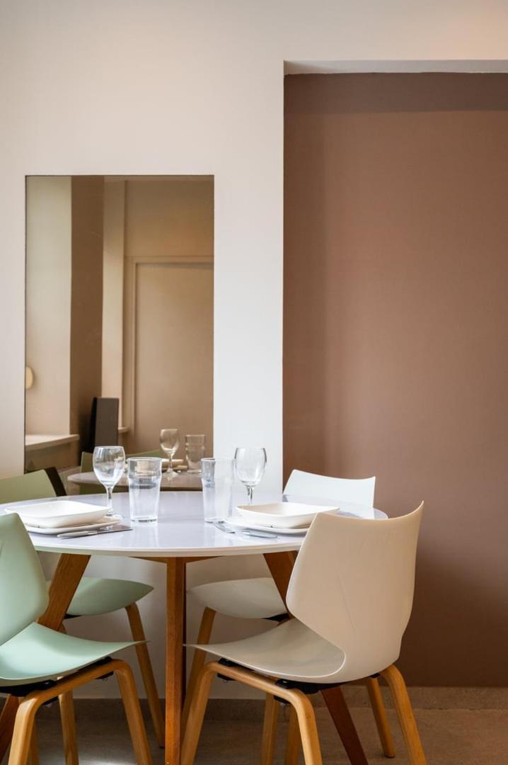 Chambre, Proche Metro Apartment *