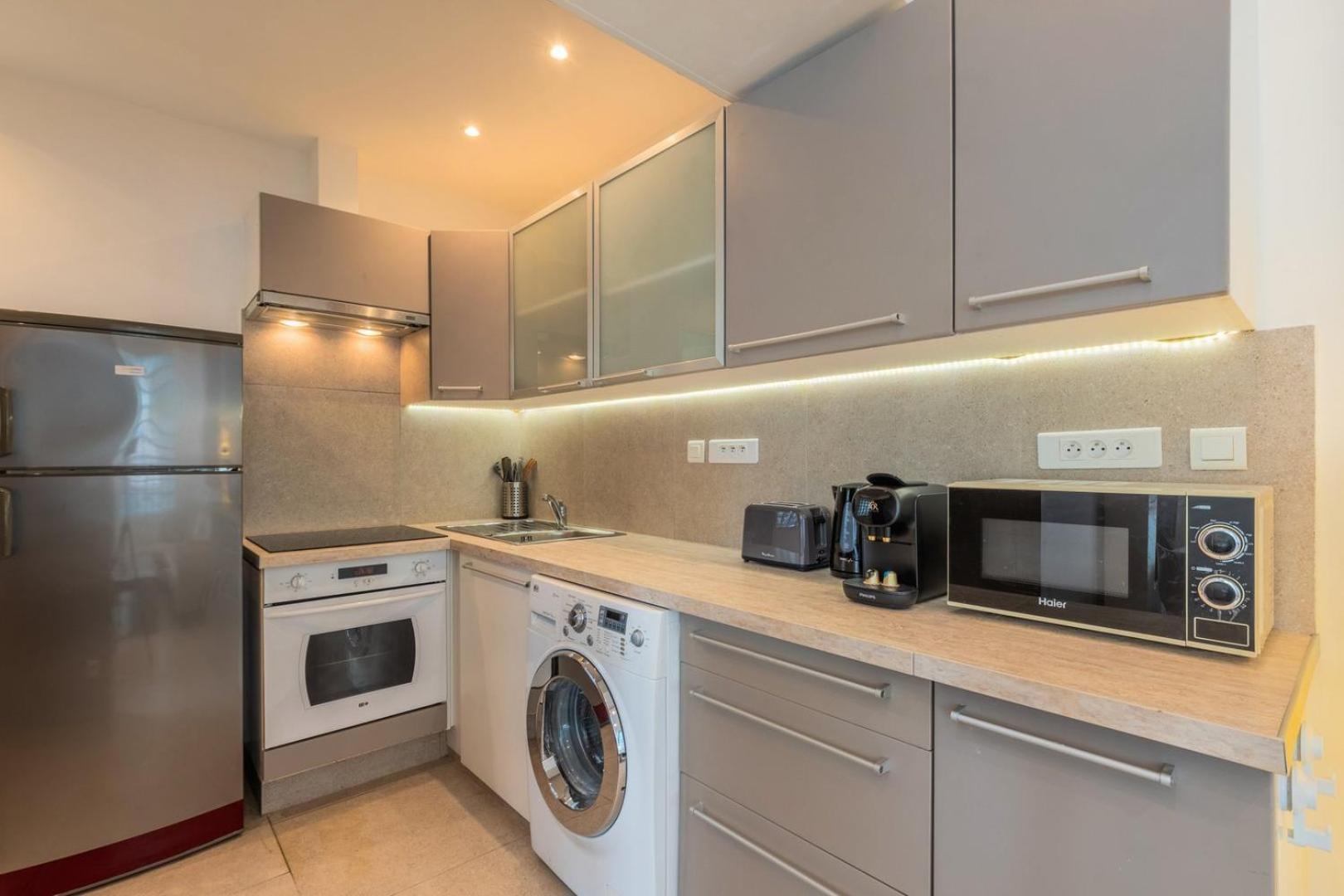 Chambre, Proche Metro Apartment