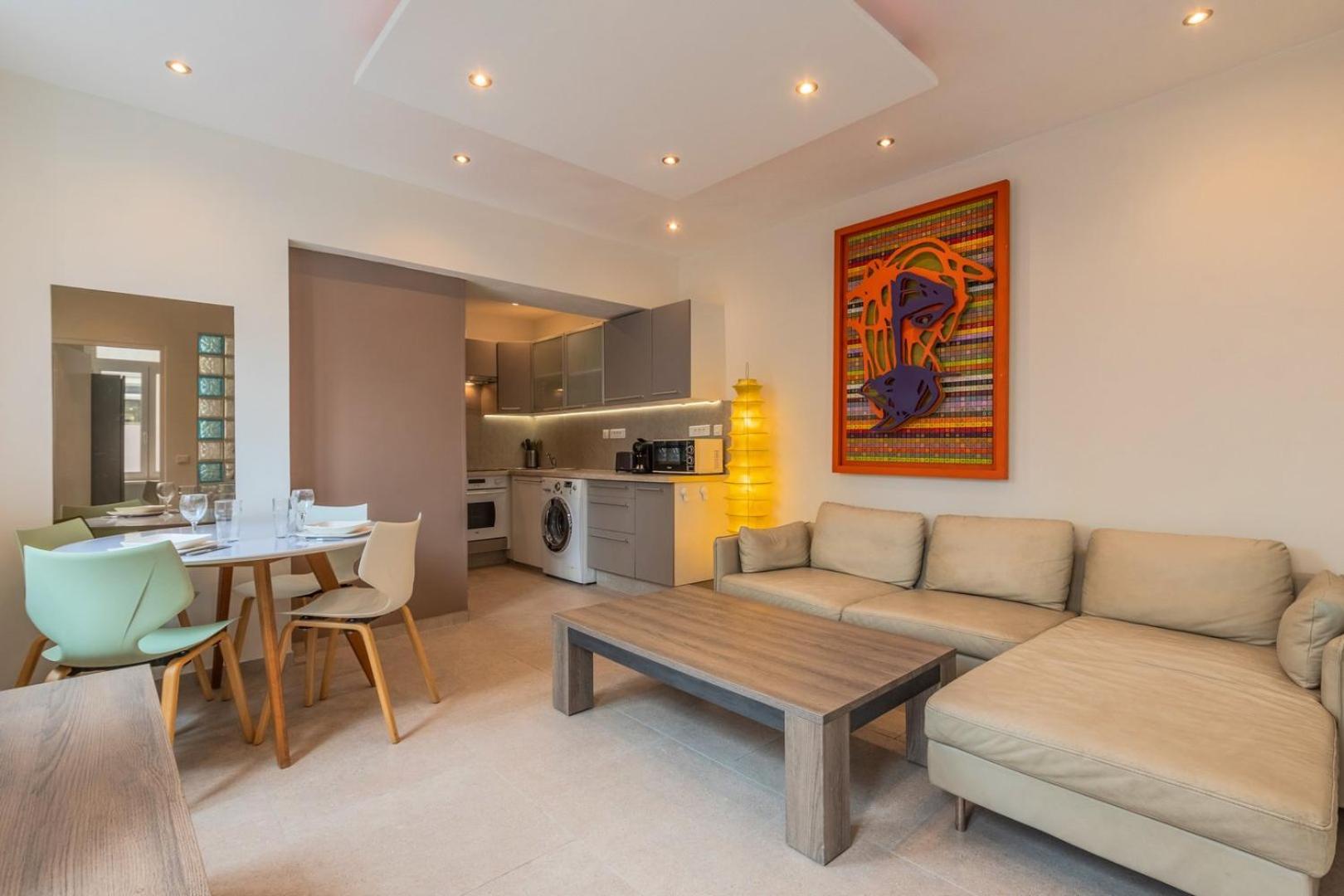 Chambre, Proche Metro Apartment *