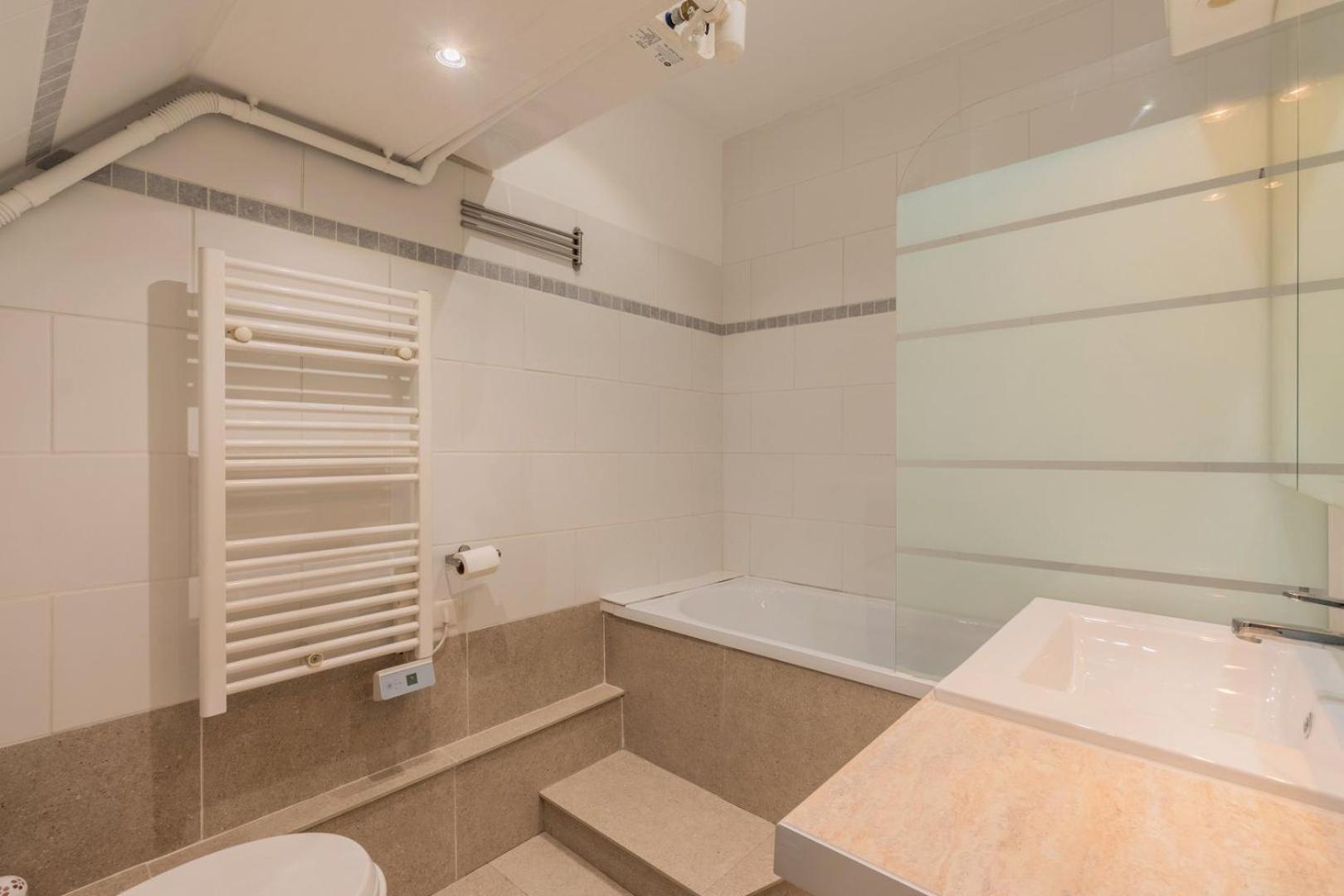 Apartment Chambre, Proche Metro