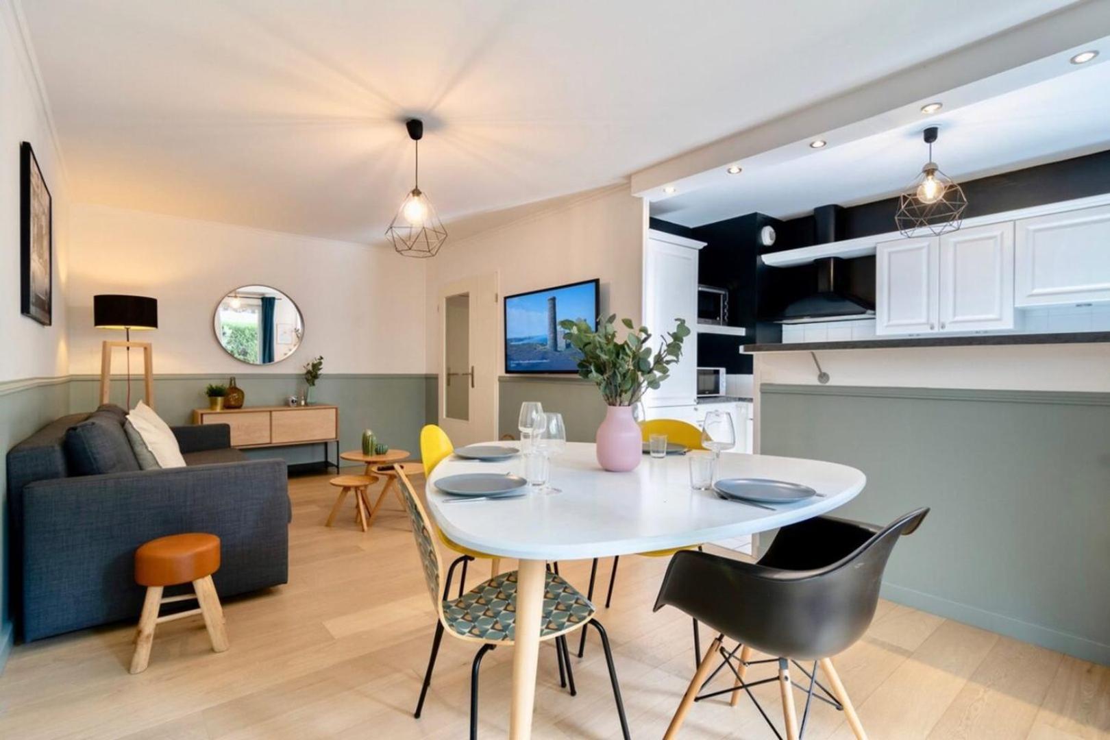 Vieux - Avec Terrasse + Parking *
