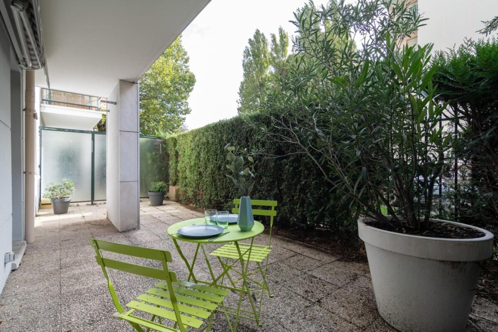 Vieux - Avec Terrasse + Parking