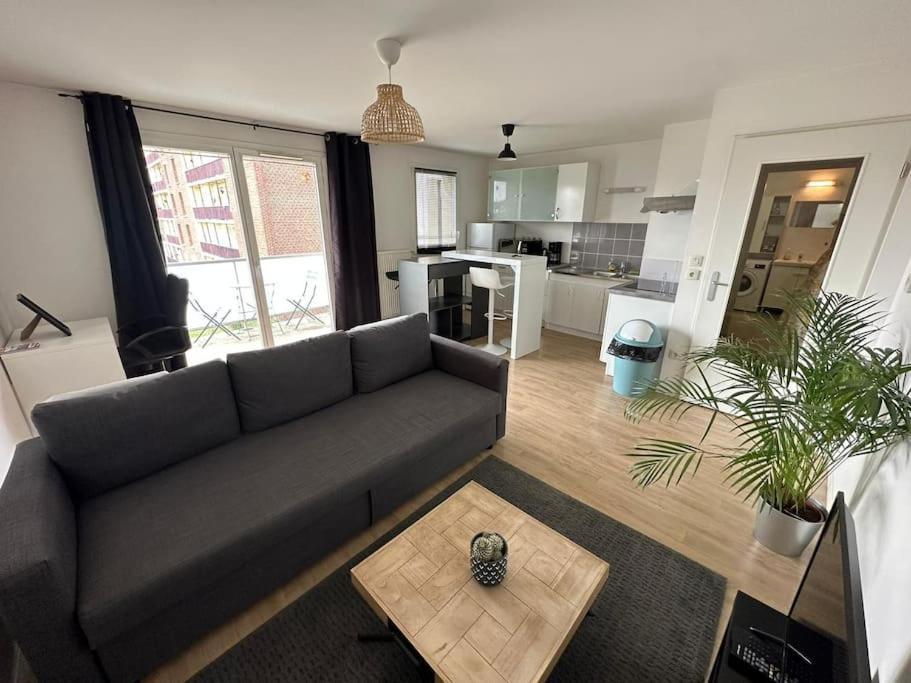 Proche Chu Avec Balcon Et Parking Appartement