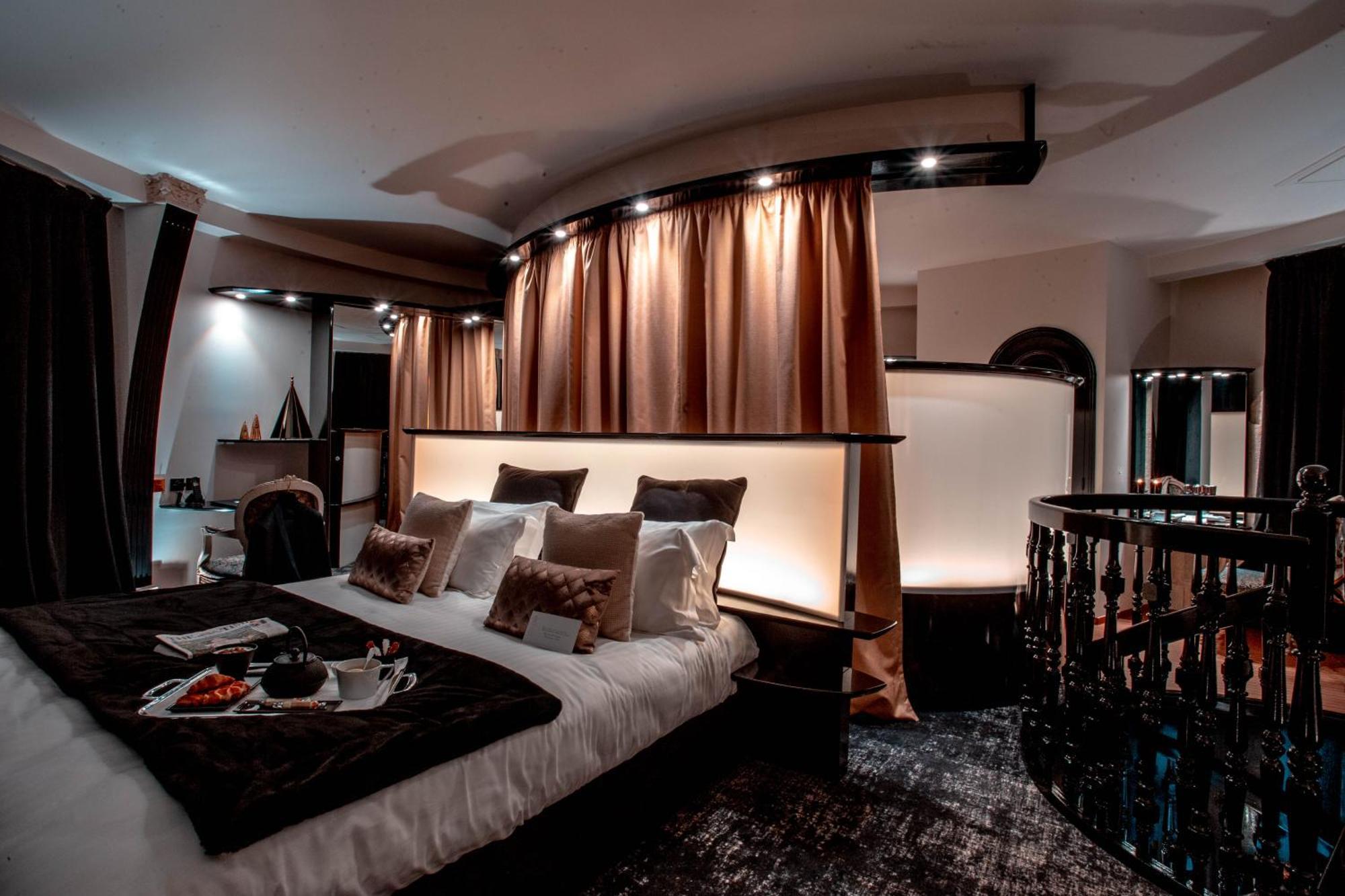 Carlton Hotel 4*