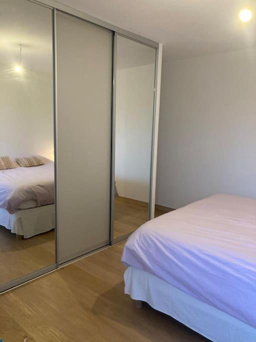 Porte De Paris Av Garage Apartment *