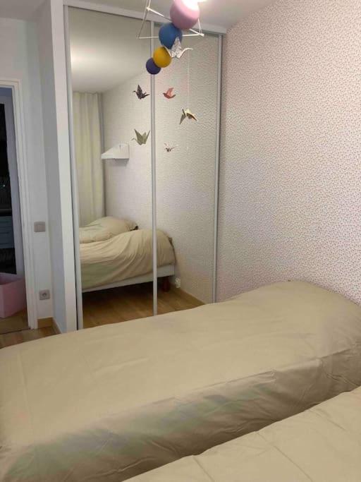 Porte De Paris Av Garage Apartment