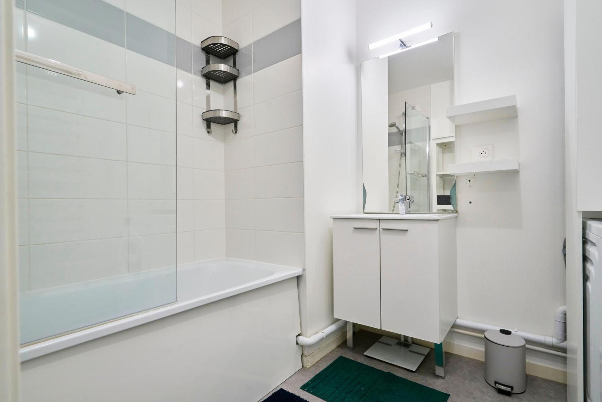 Apartment T4 Moderne Et Spacieux A *