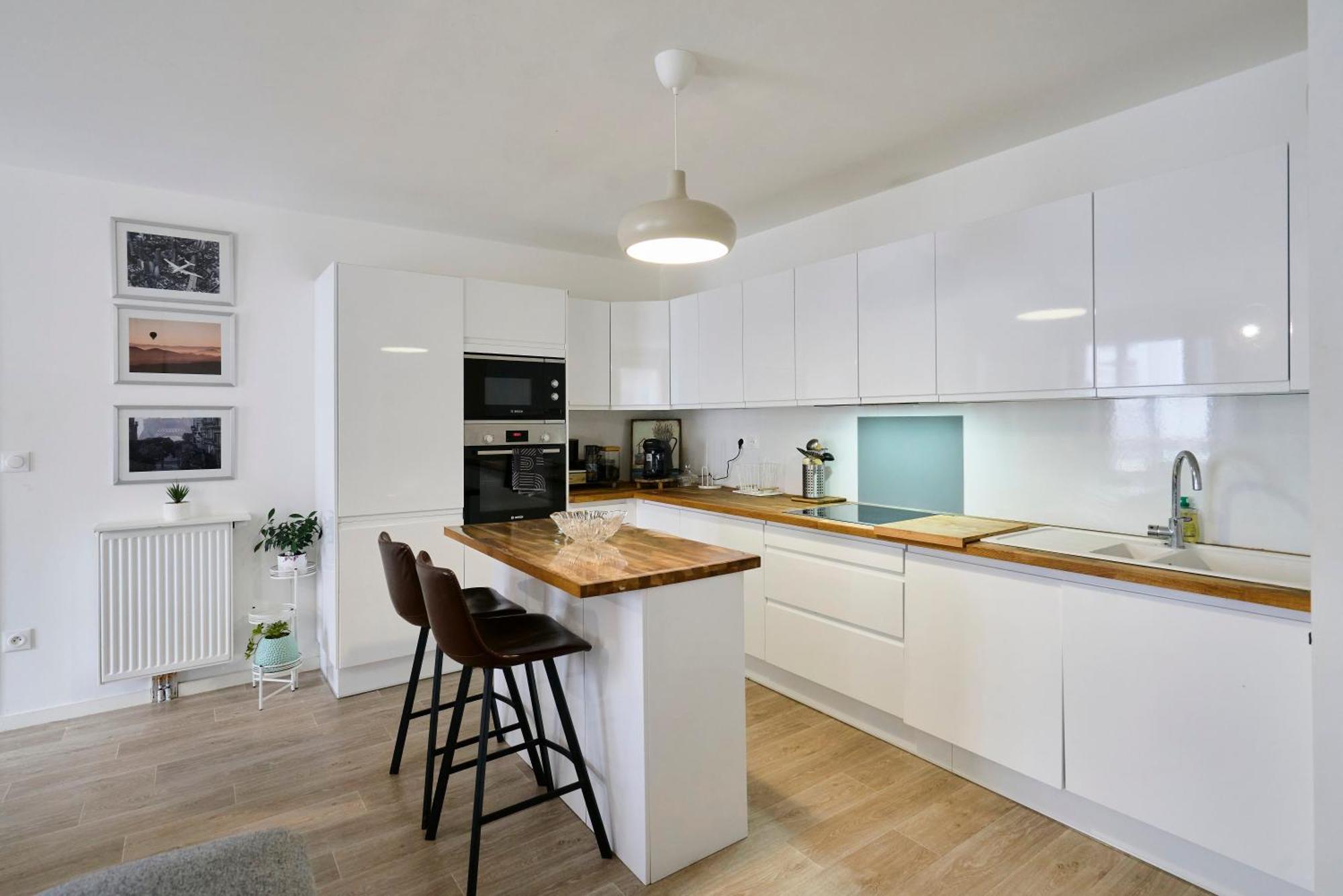 Apartment T4 Moderne Et Spacieux A *