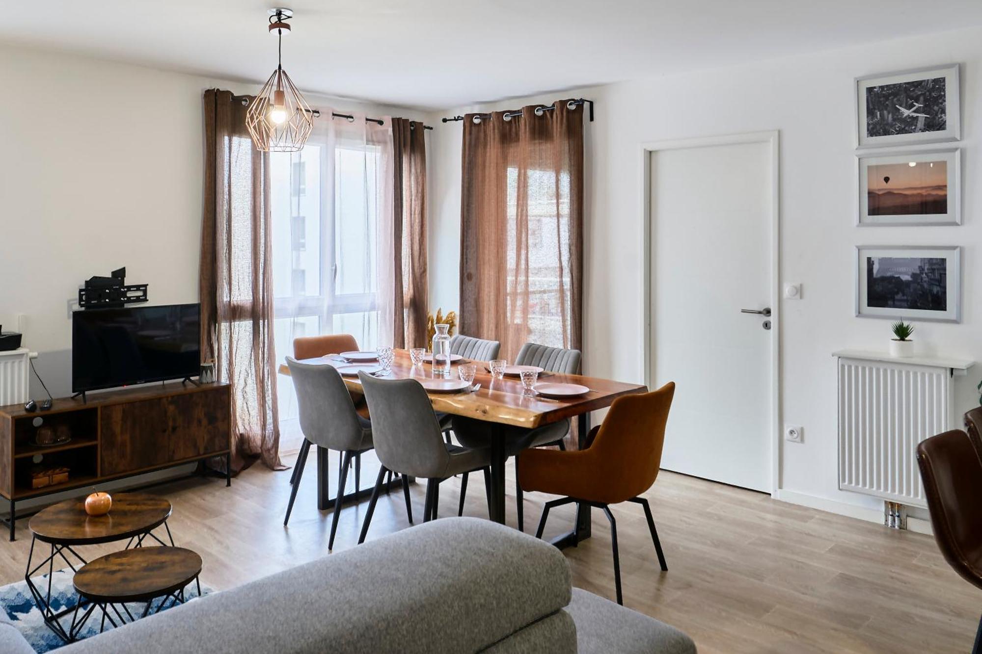 Apartment T4 Moderne Et Spacieux A