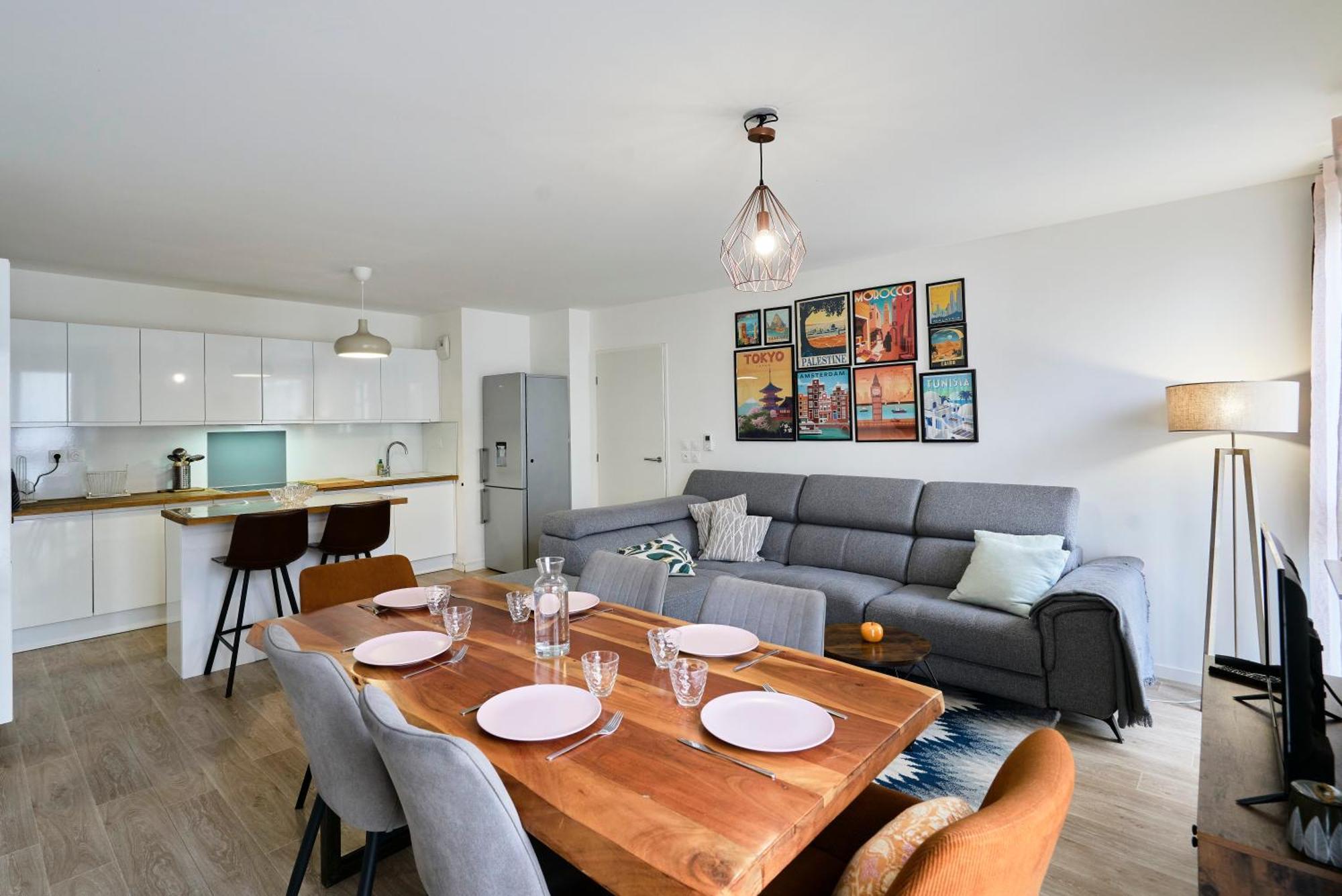 Apartment T4 Moderne Et Spacieux A