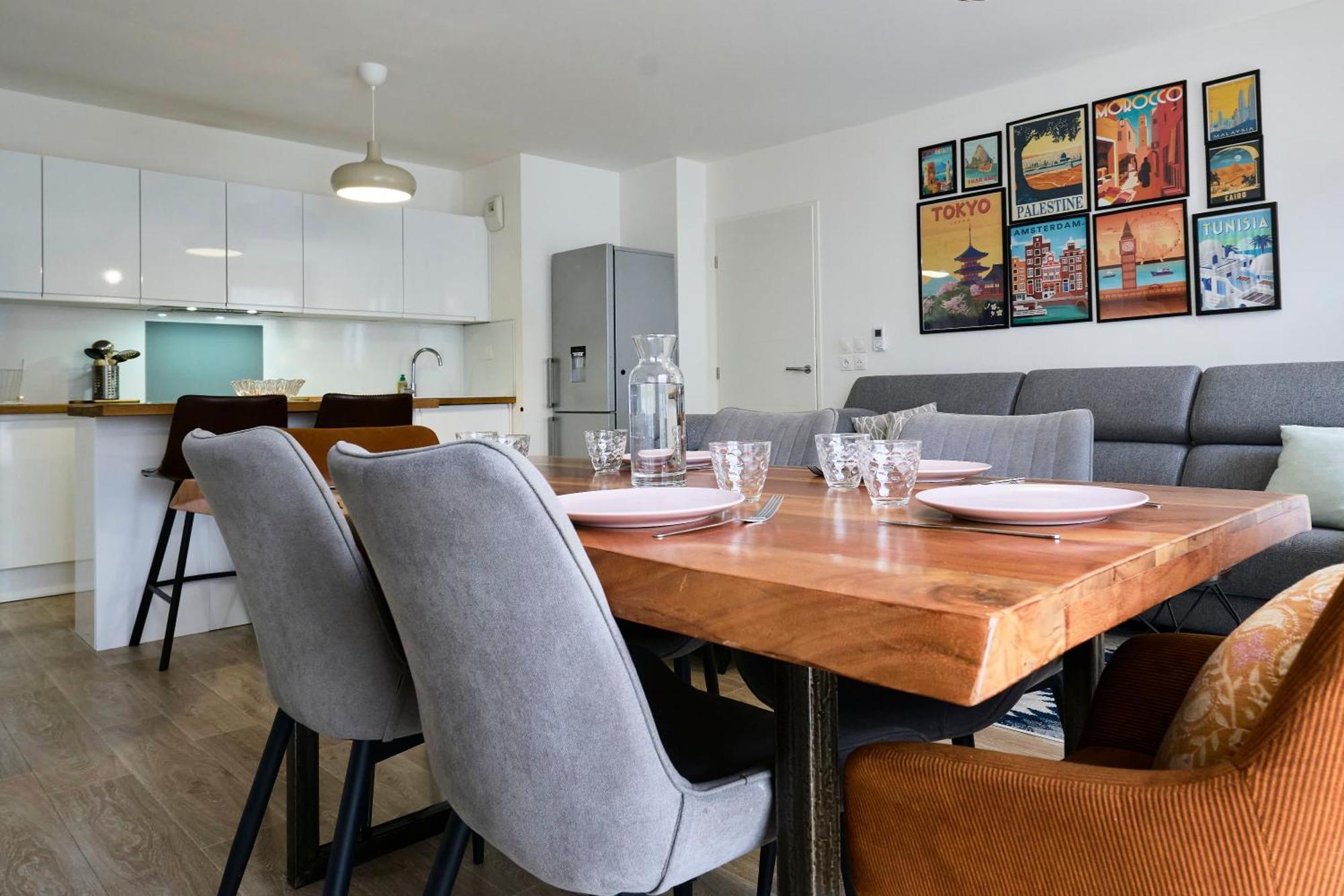 Apartment T4 Moderne Et Spacieux A *