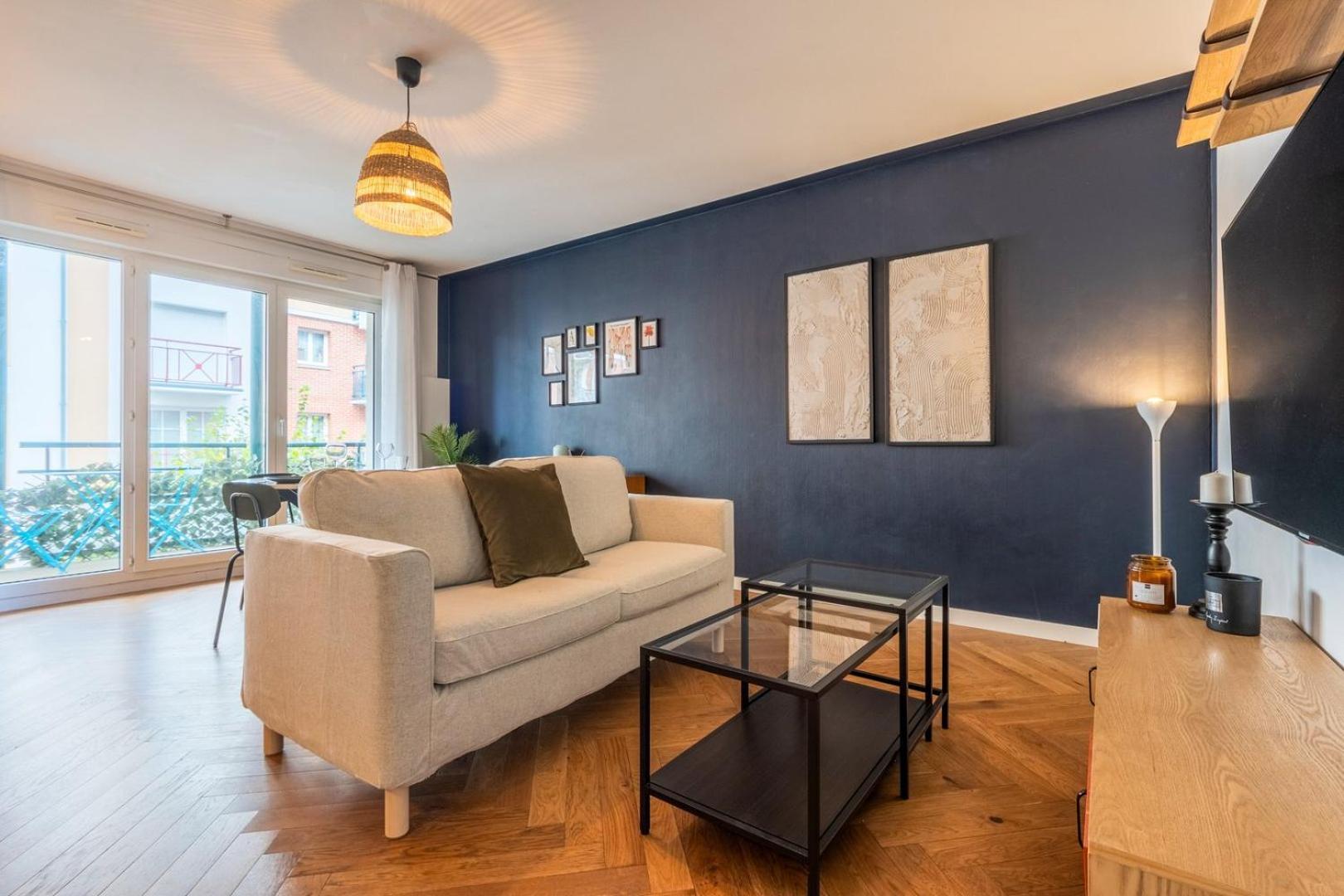 Bel Bien Situe Avec Balcon Et Parking Apartment Lille