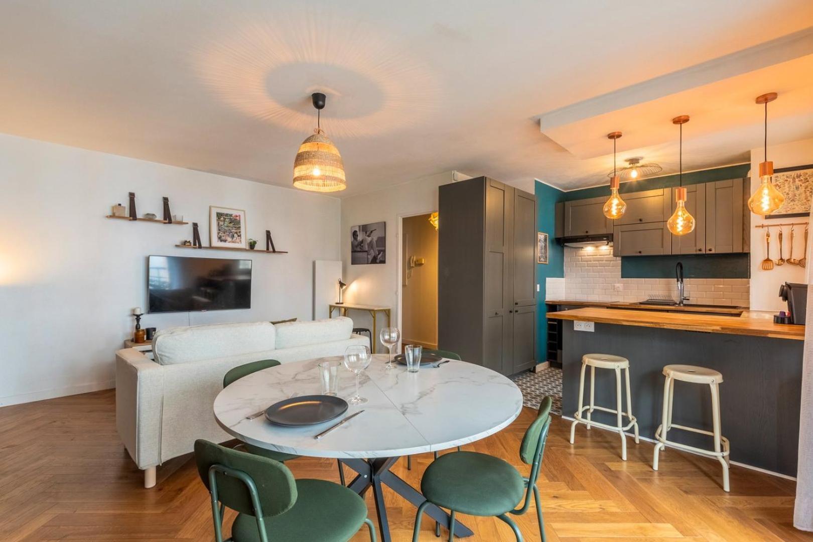 Bel Bien Situe Avec Balcon Et Parking Apartment Lille